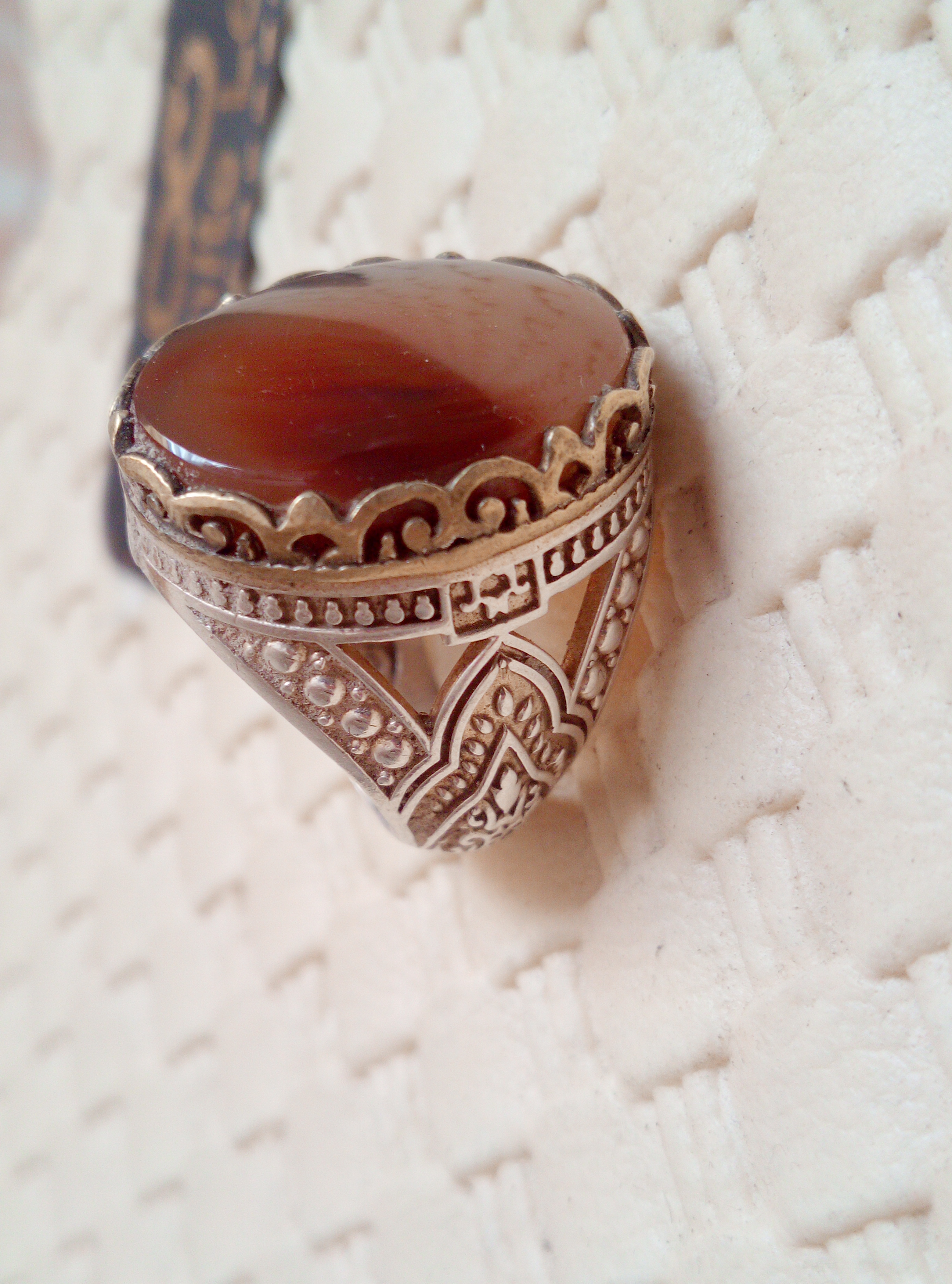 خاتم یحمل الرمز