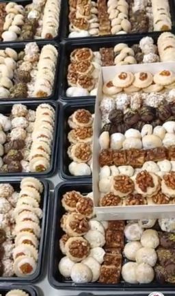 عمده فروشی عسل و شیرینی سنتی