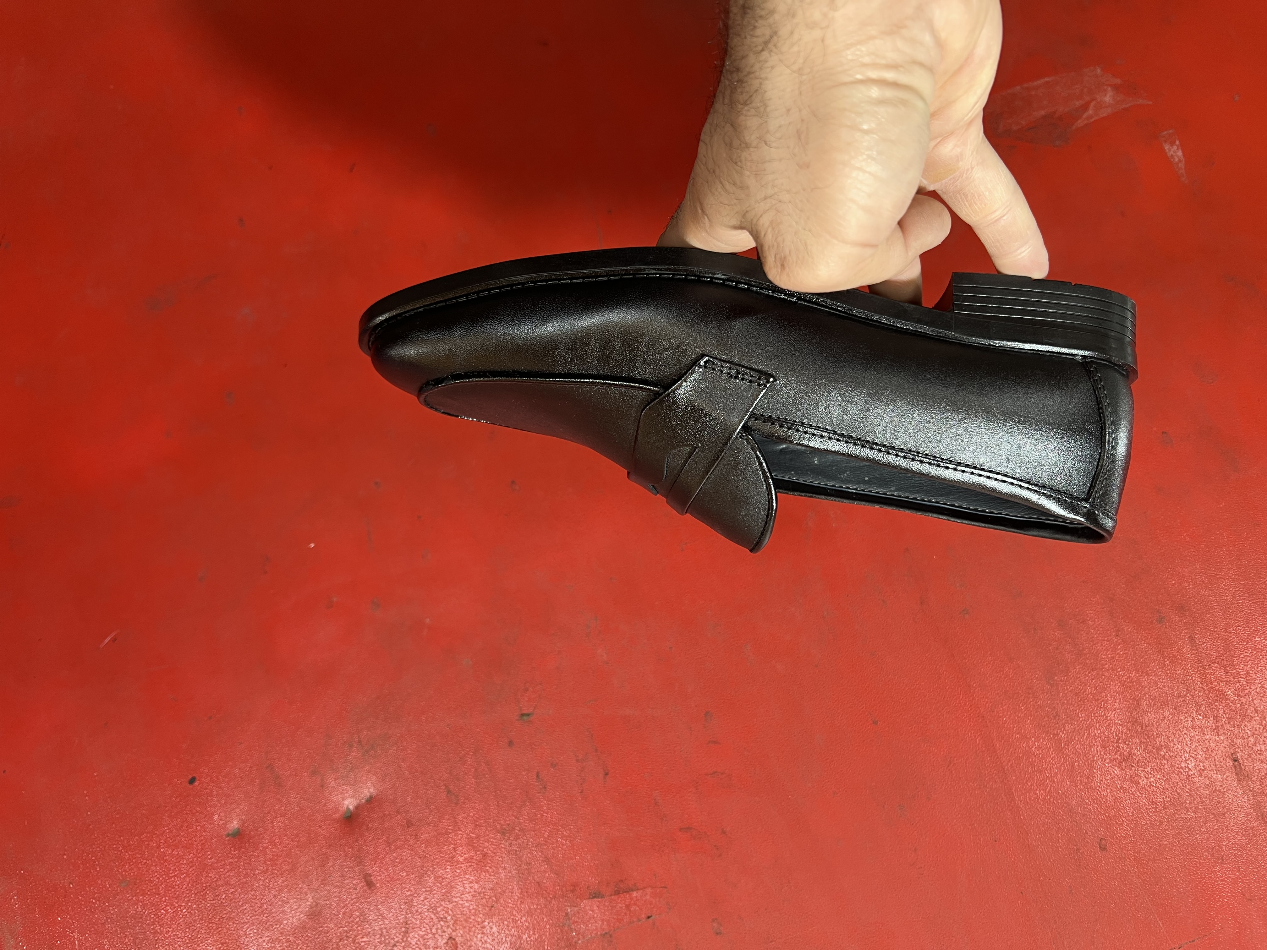 تولید کننده کفش چرمی