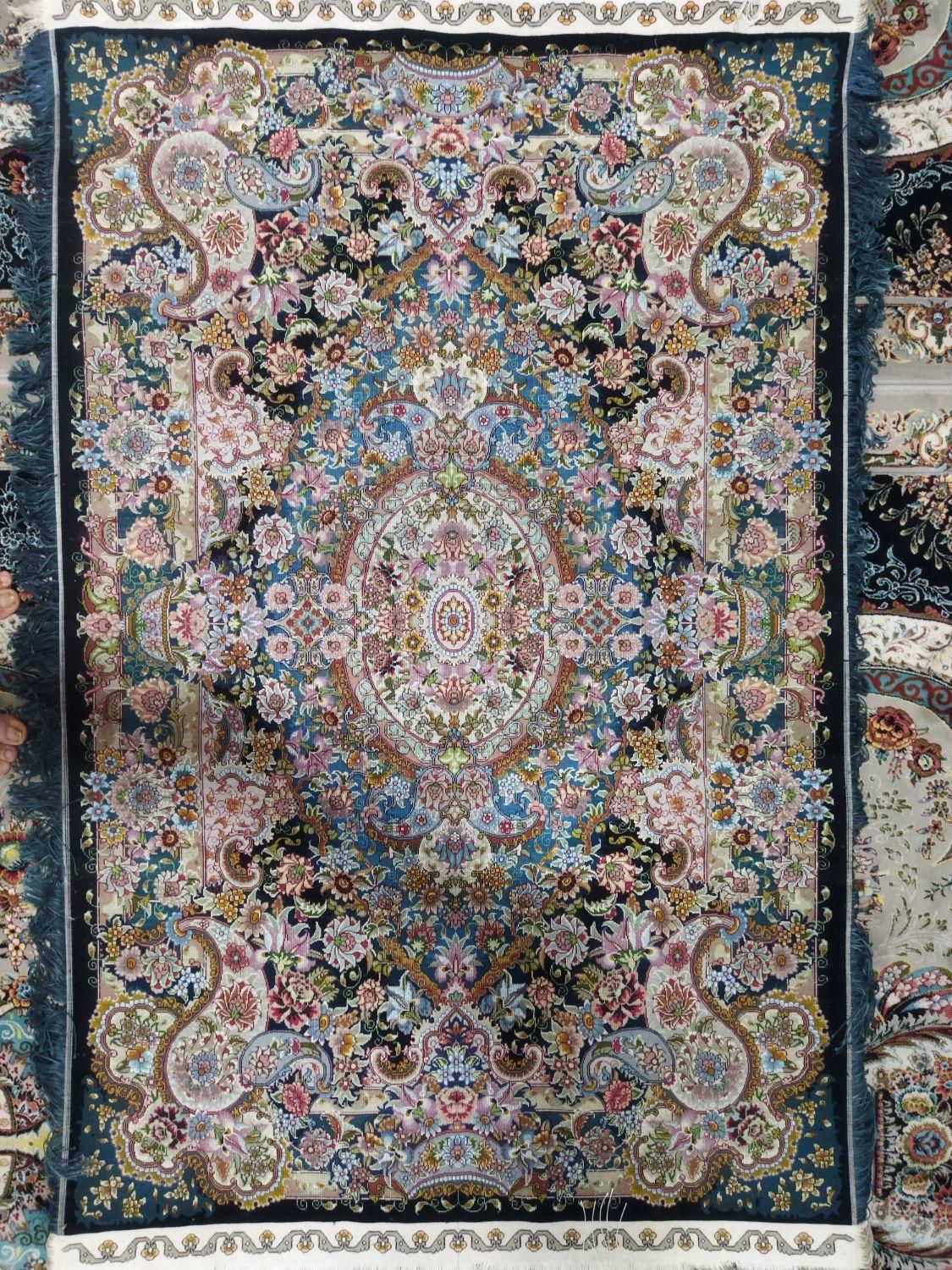 فرش ابریشم دستباف ۱×۱.۵ 