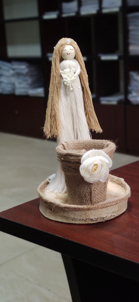 عروسک مکرومه 