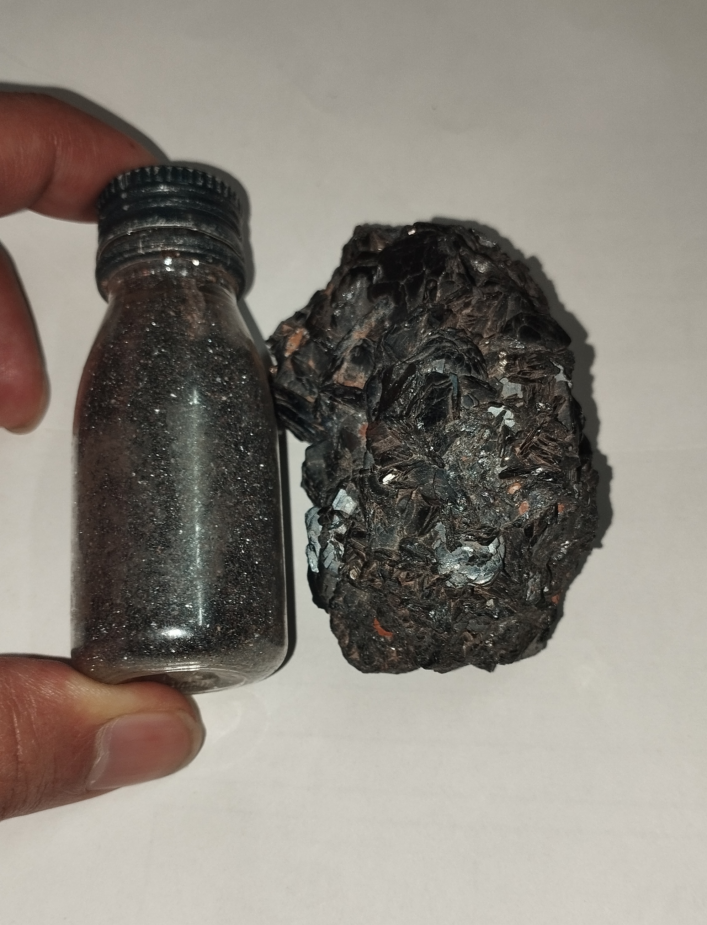 سنگ سیاه آتشفشانی 