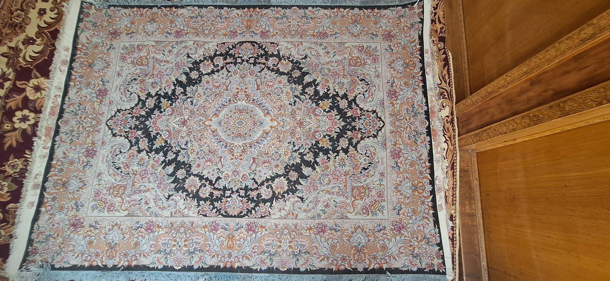 یک جفت فرش دستباف نفیس تبریز 