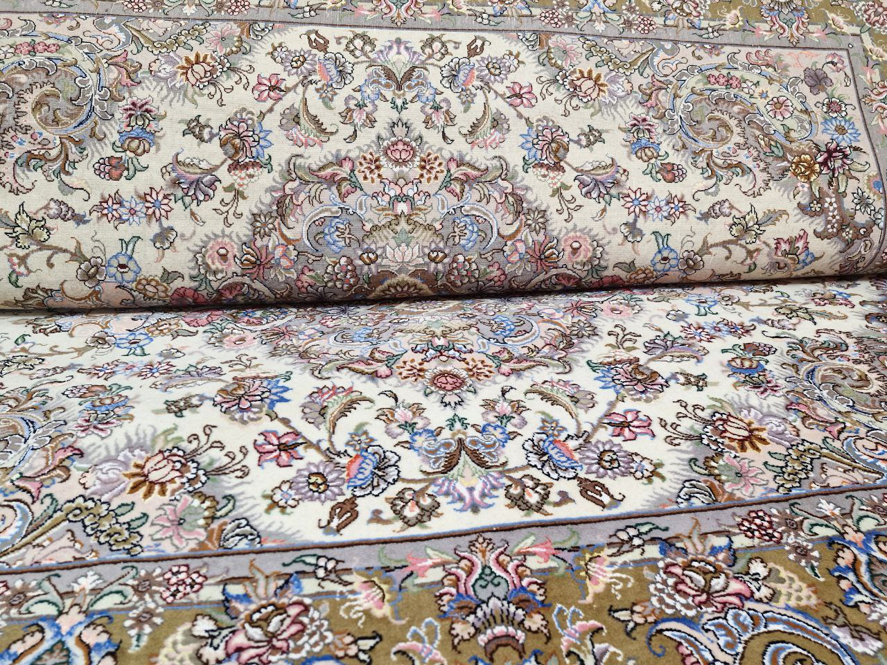 فروش انواع فرش دستباف وابریشم