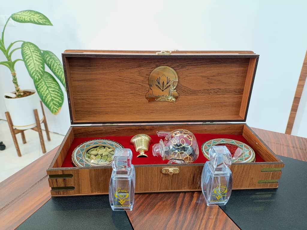 فروش صادراتی پسته،زعفران،کشمش،عناب