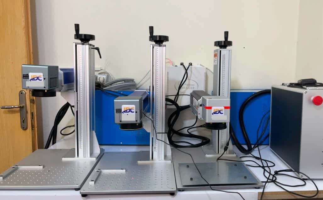 لیزر حکاکی و برش فایبر QB