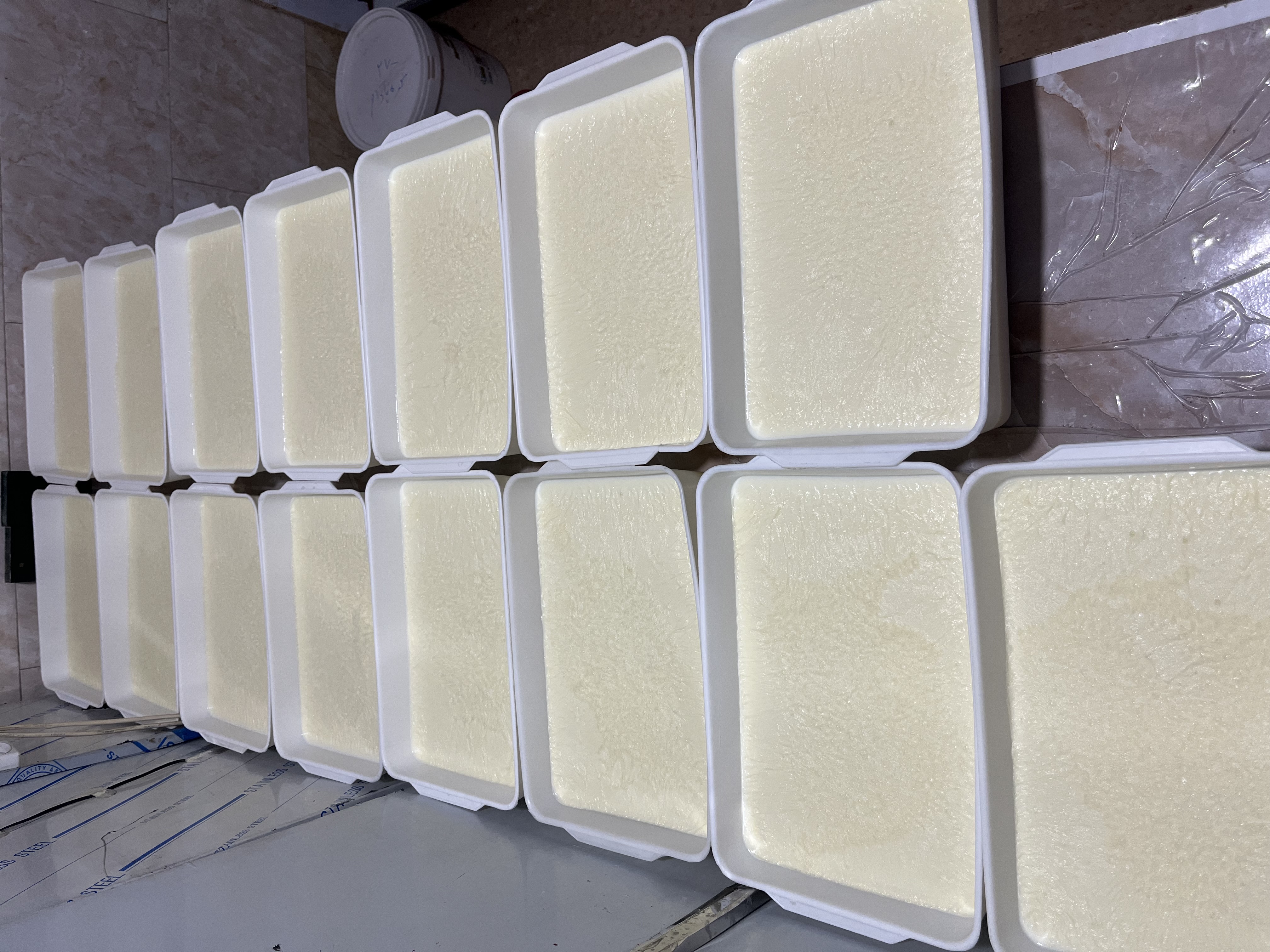 لبنیات سنتی حسنلو