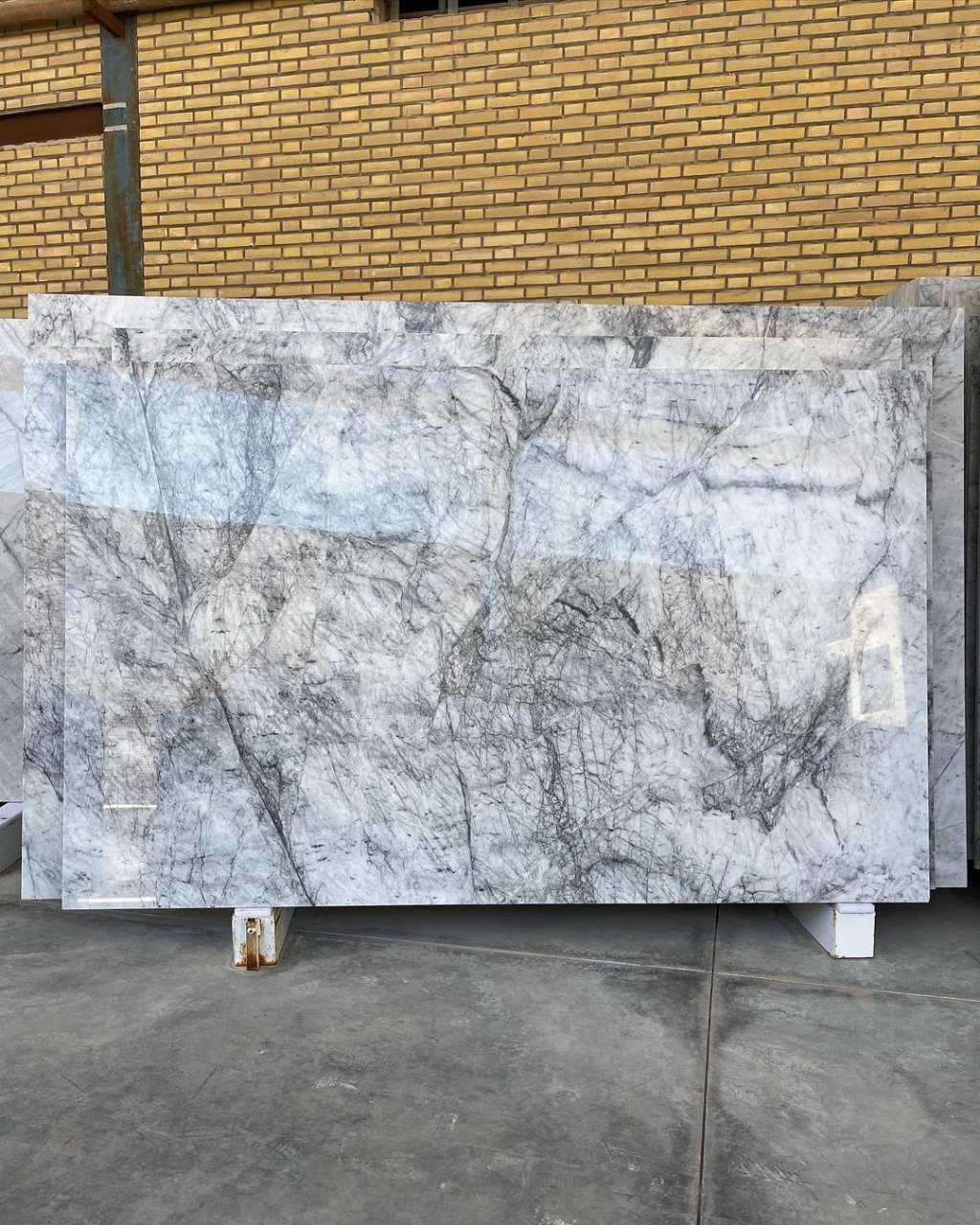 تصدیر و بیع انواع الأحجار البناء