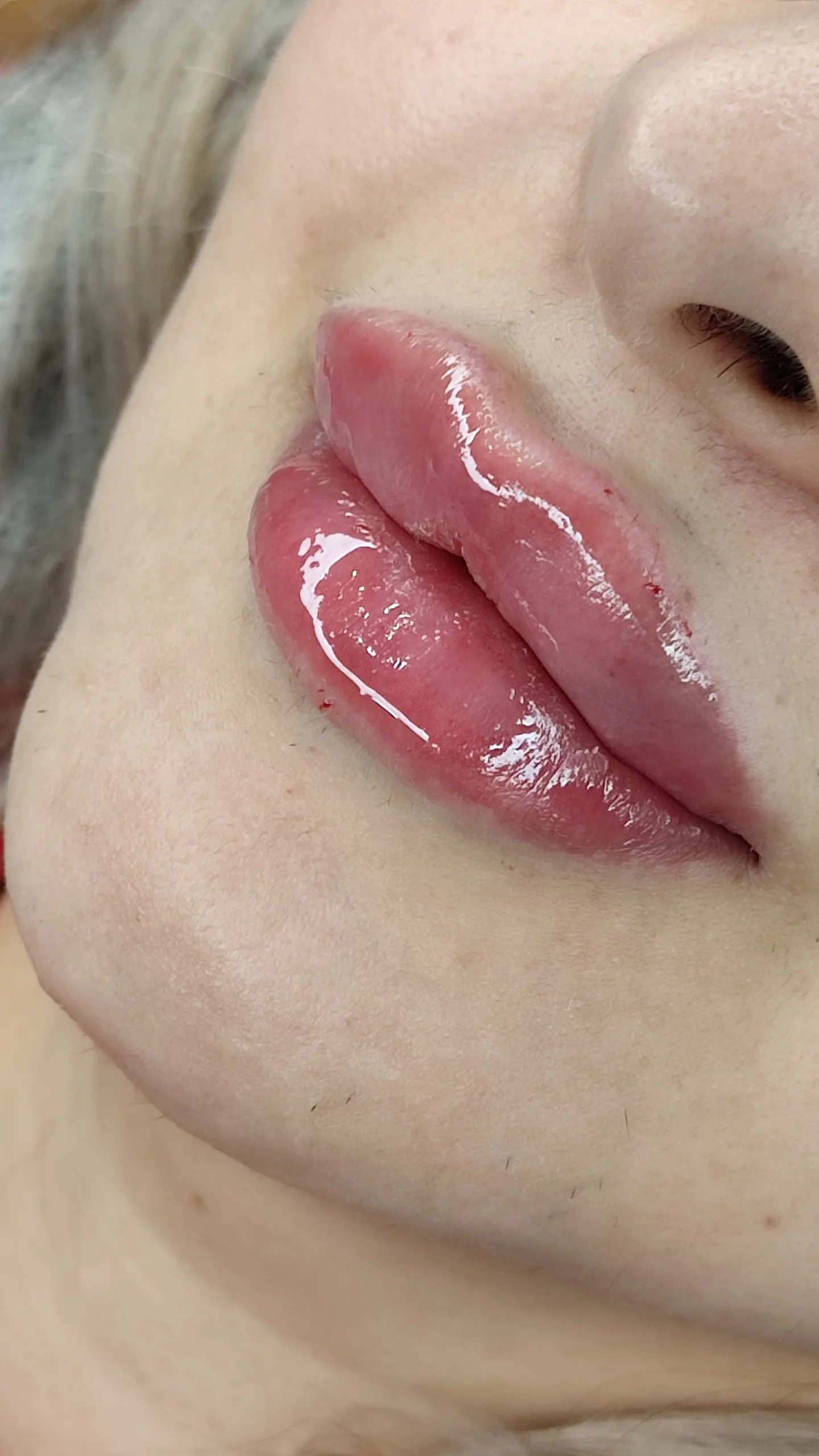 خدمات زیبایی رویال مشهد