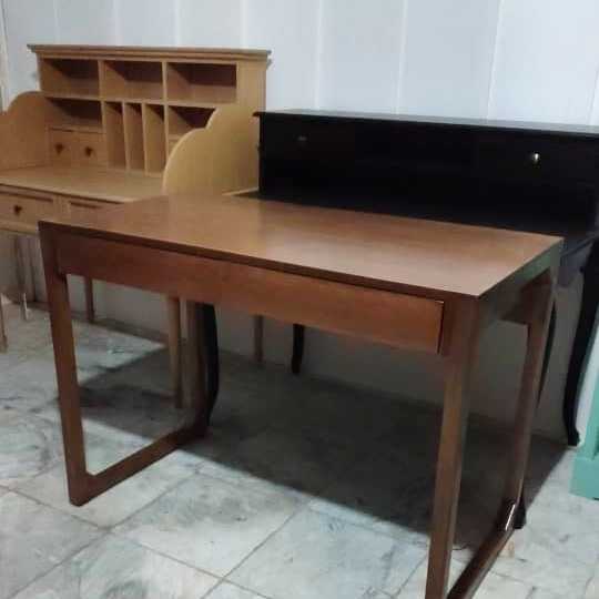 میز چوبی 