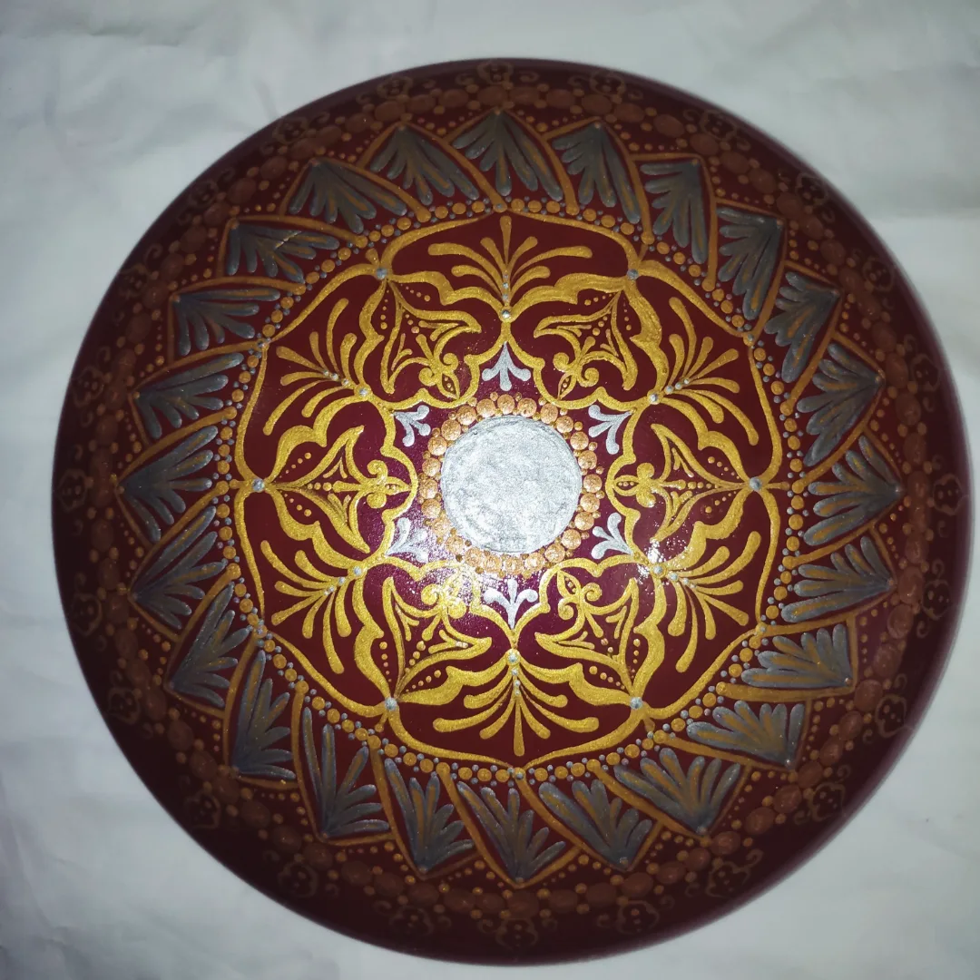 نقاشی ماندالا روی سفال و چوب