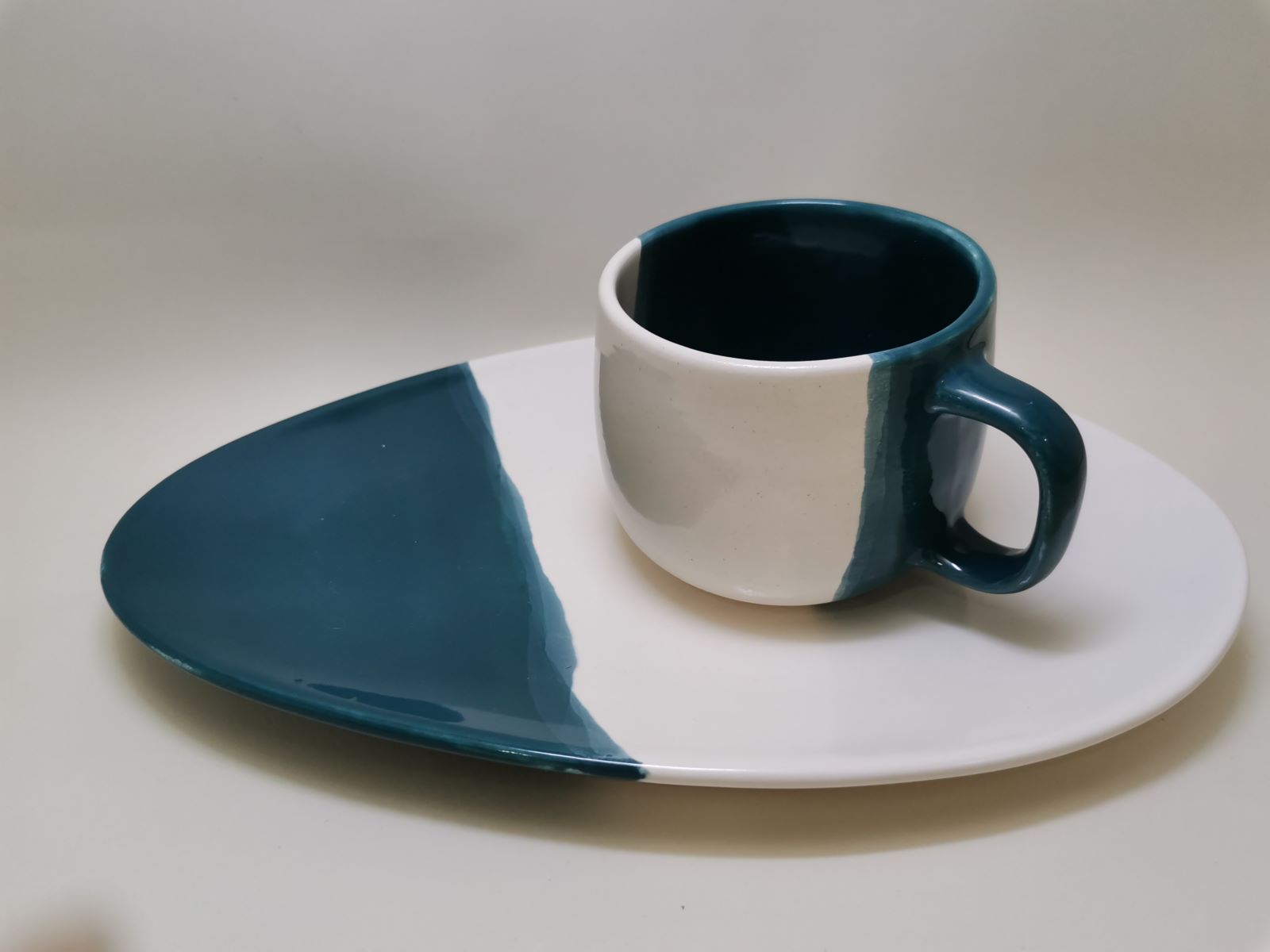 تولید انواع ظروف سرامیکی هنری دست ساز