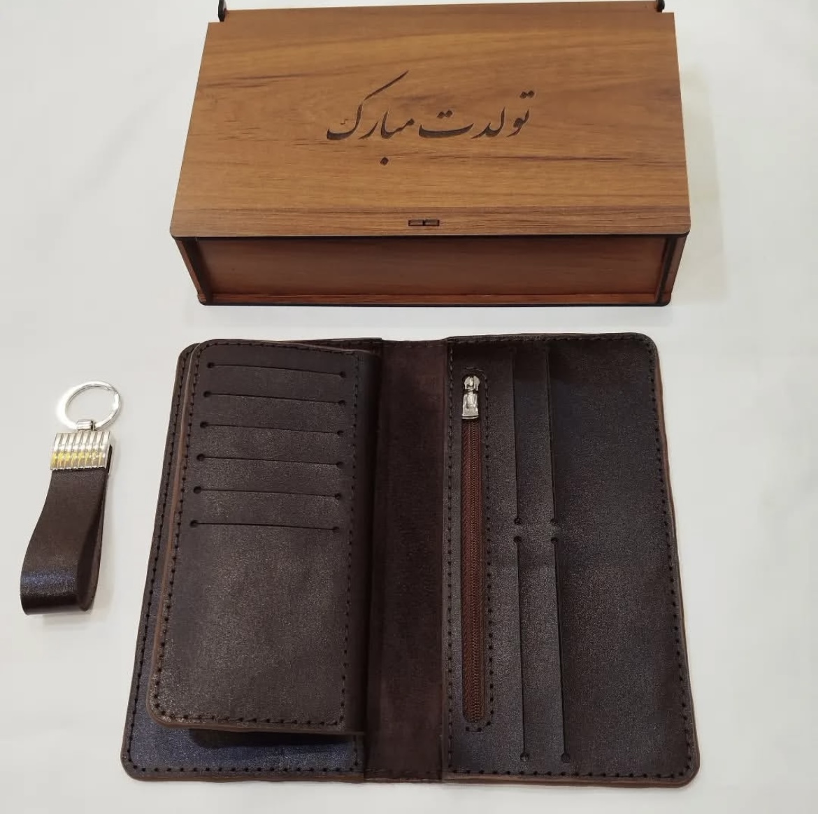 چرم دست دوز