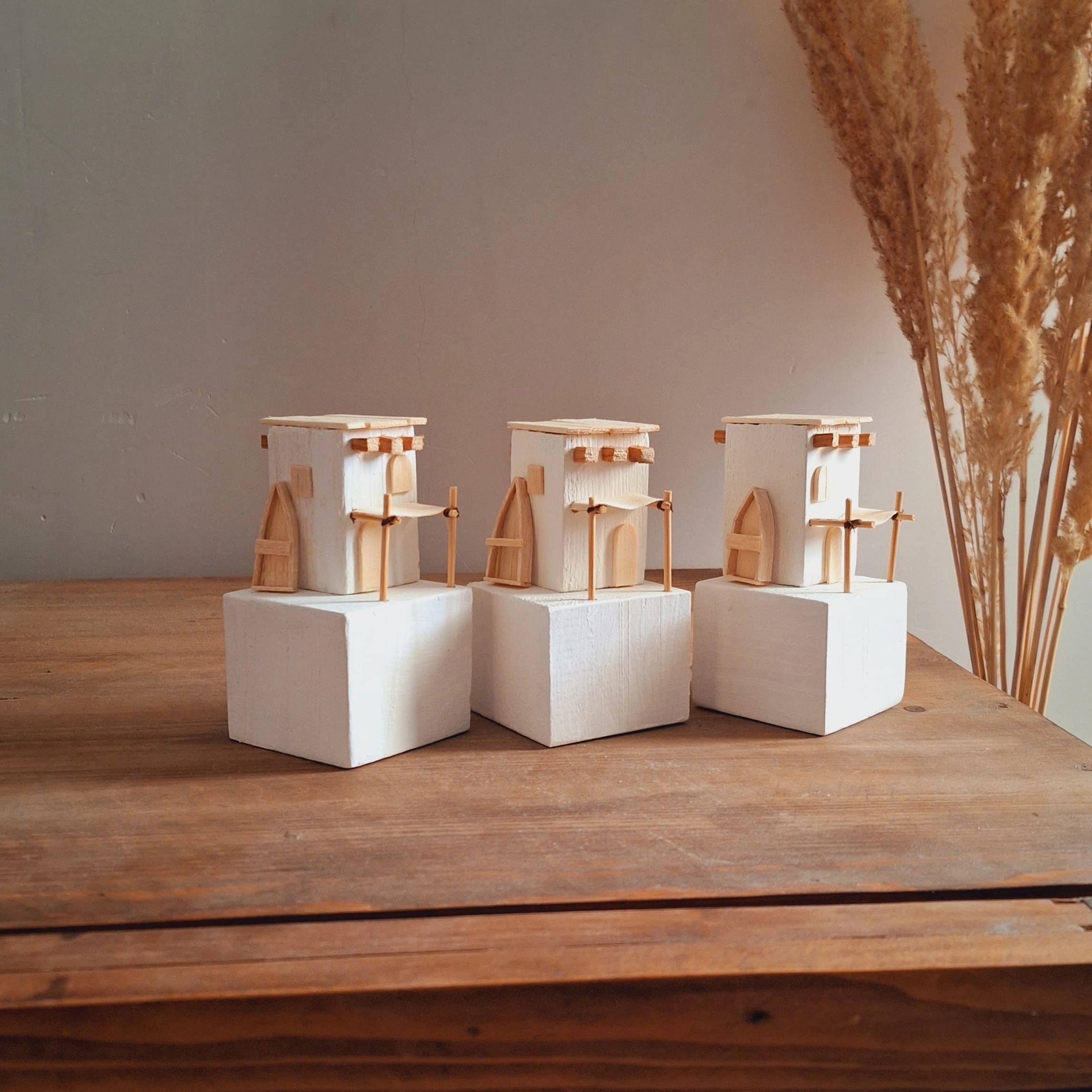 مجسمه های دکوراتیو رومیزی