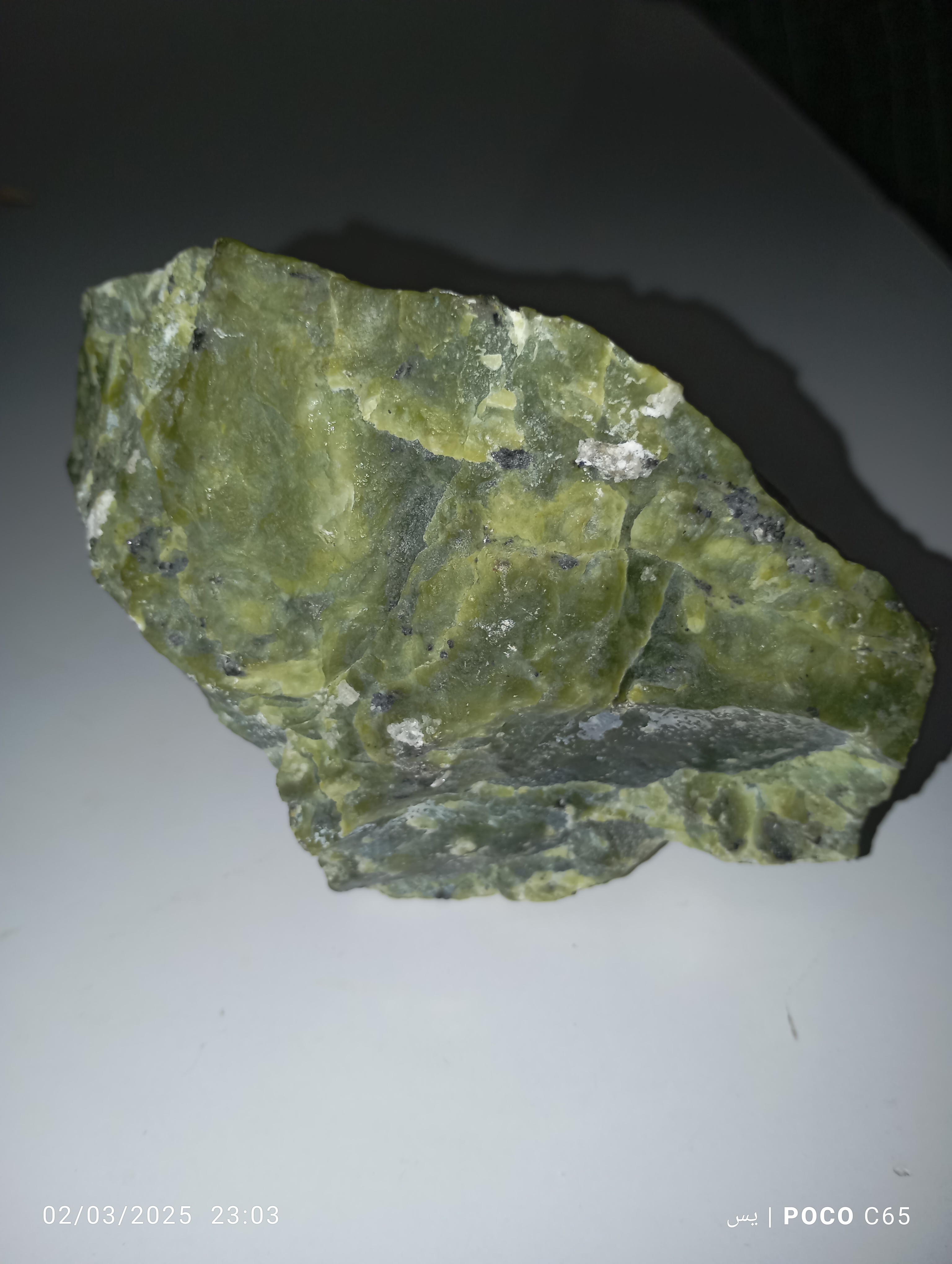 سنگ راف یشم طبیعی به مقدار زیاد