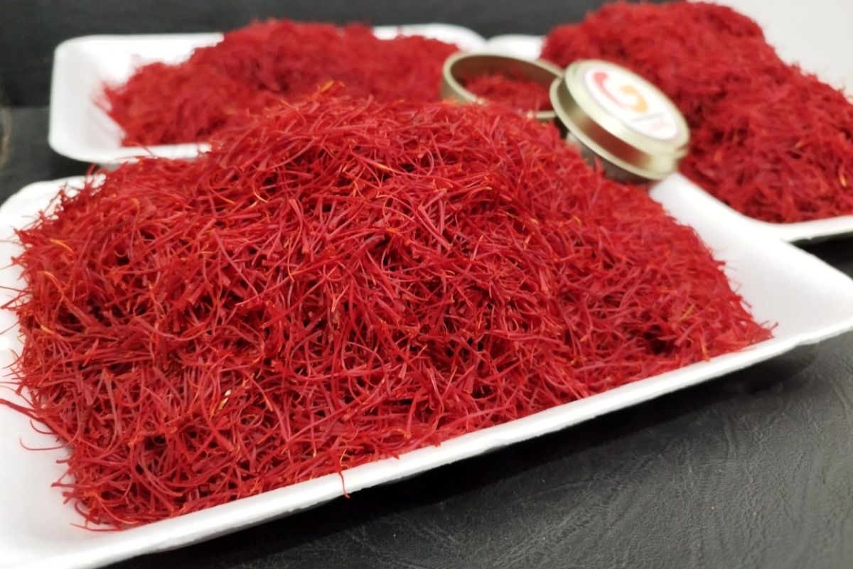 زرشک، کشمش، کشک ، زعفران