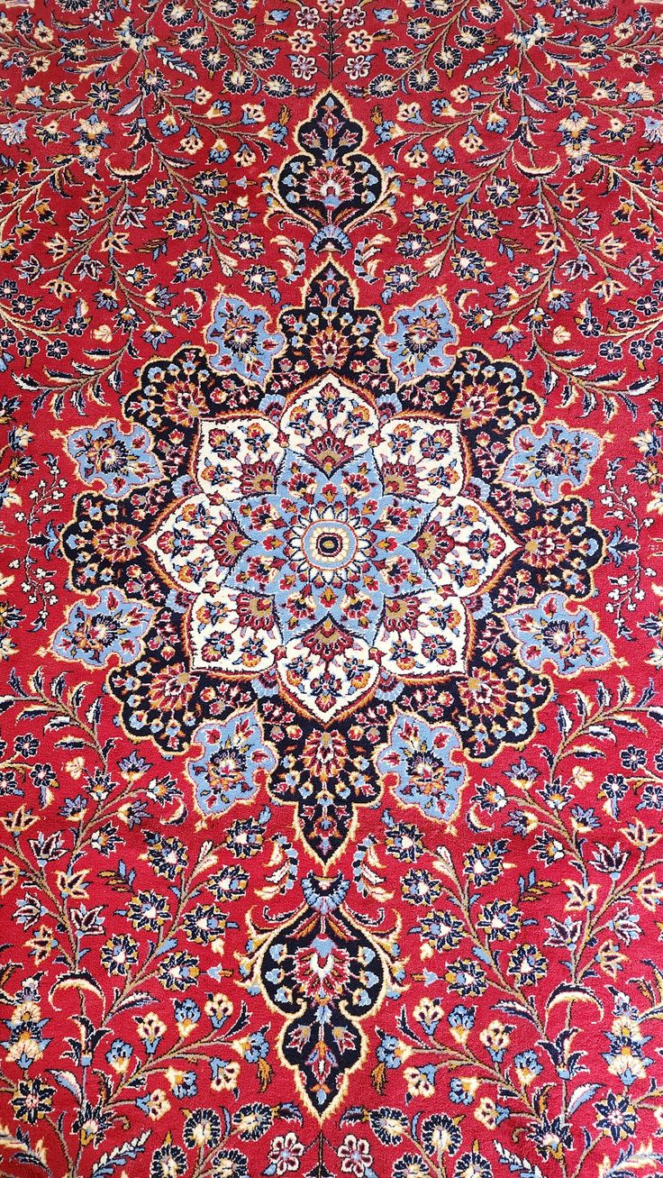 فرش های ابریشم و دست بافت اصیل ایرانی