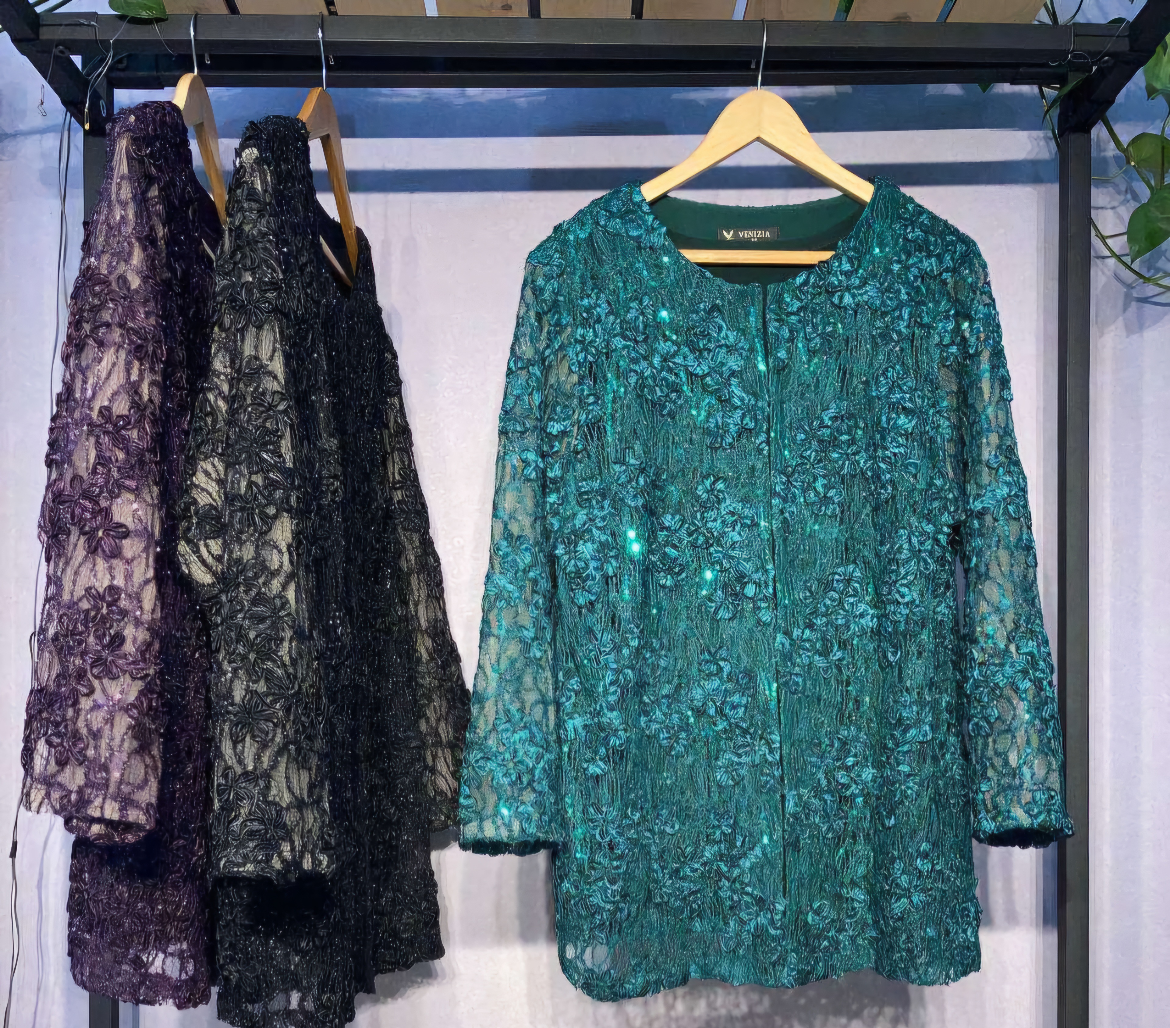 البسه بانوان عمده