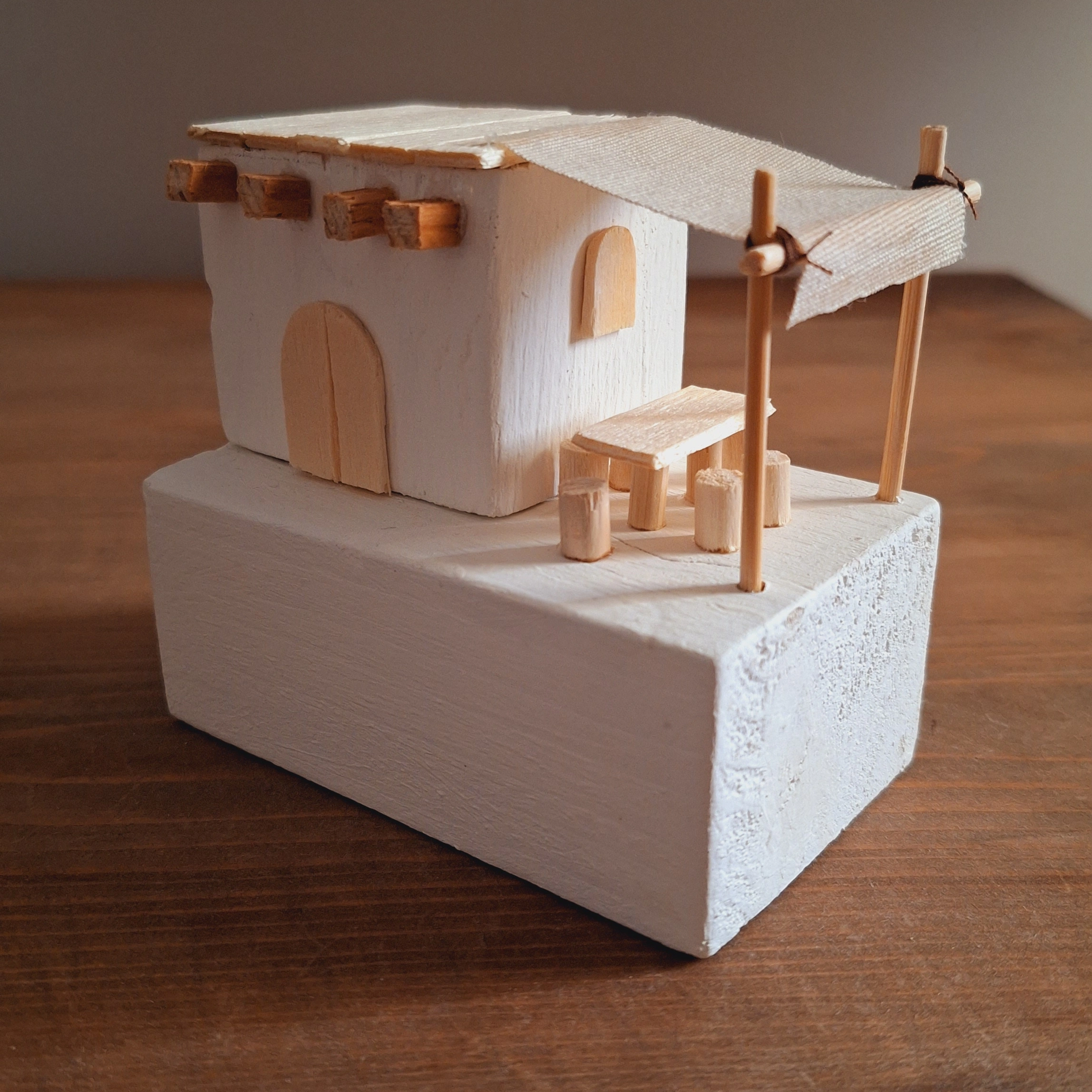 مجسمه های دکوراتیو رومیزی