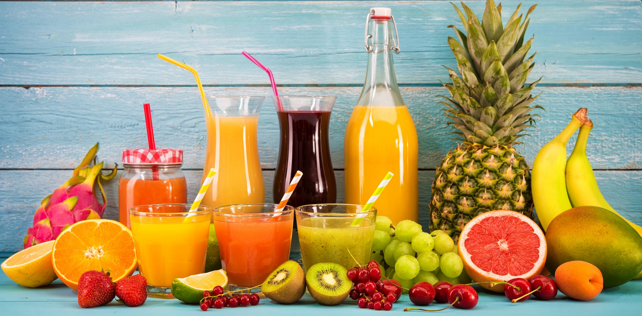 فروش انواع خرما و آب میوه و عرقیجات