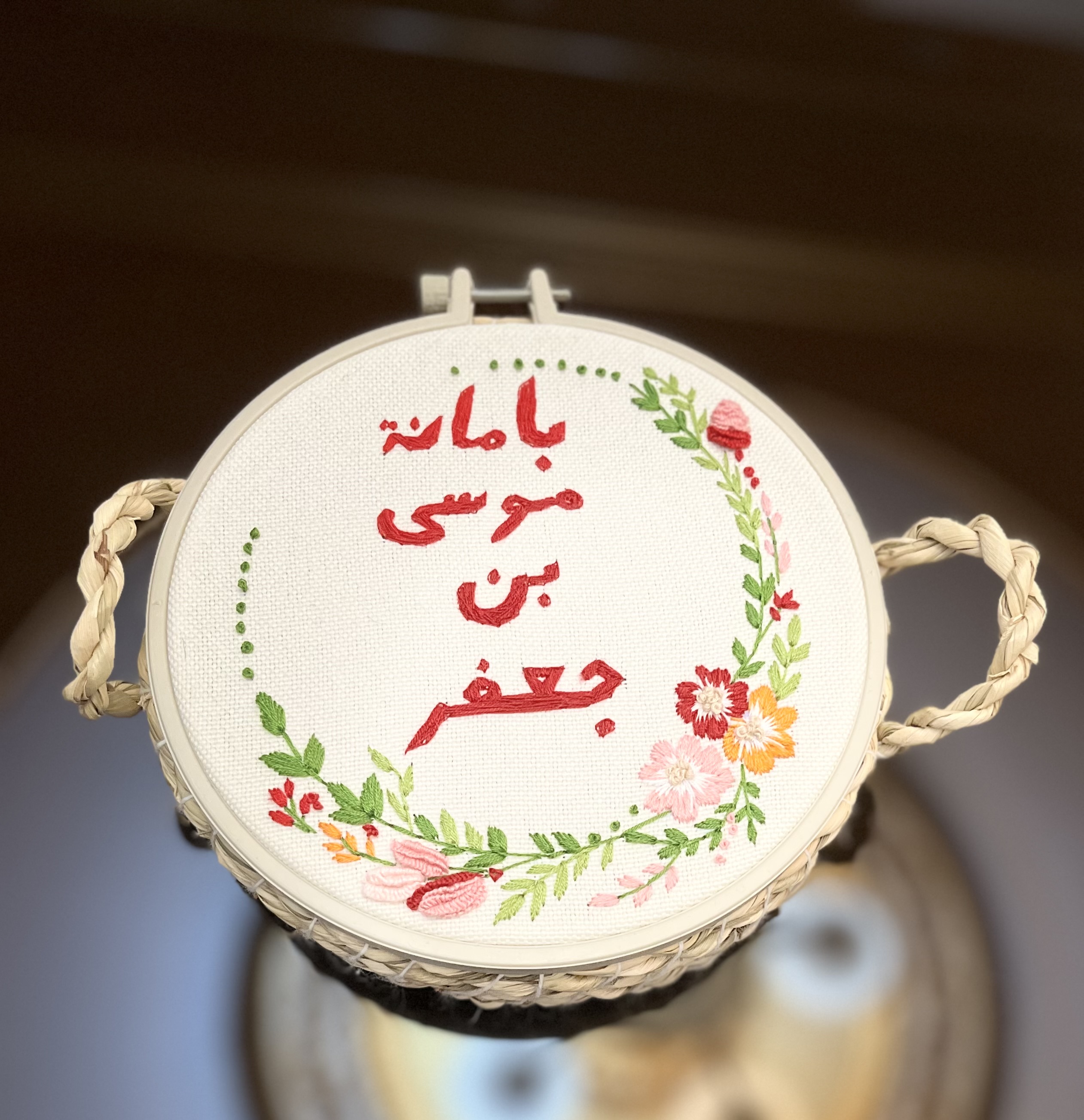 دیوارکوب گلدوزی 