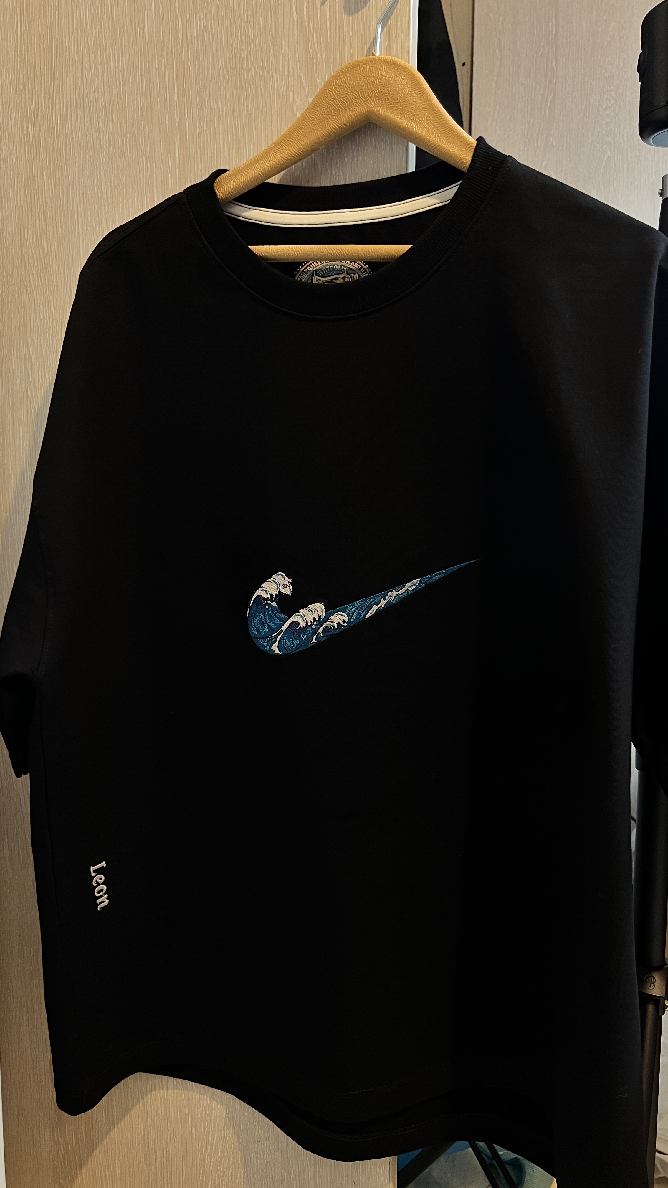 تیشرت گلدوزی شده 