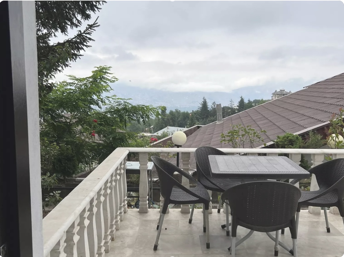 ویلا جنگلی با ویو امنیت عالی