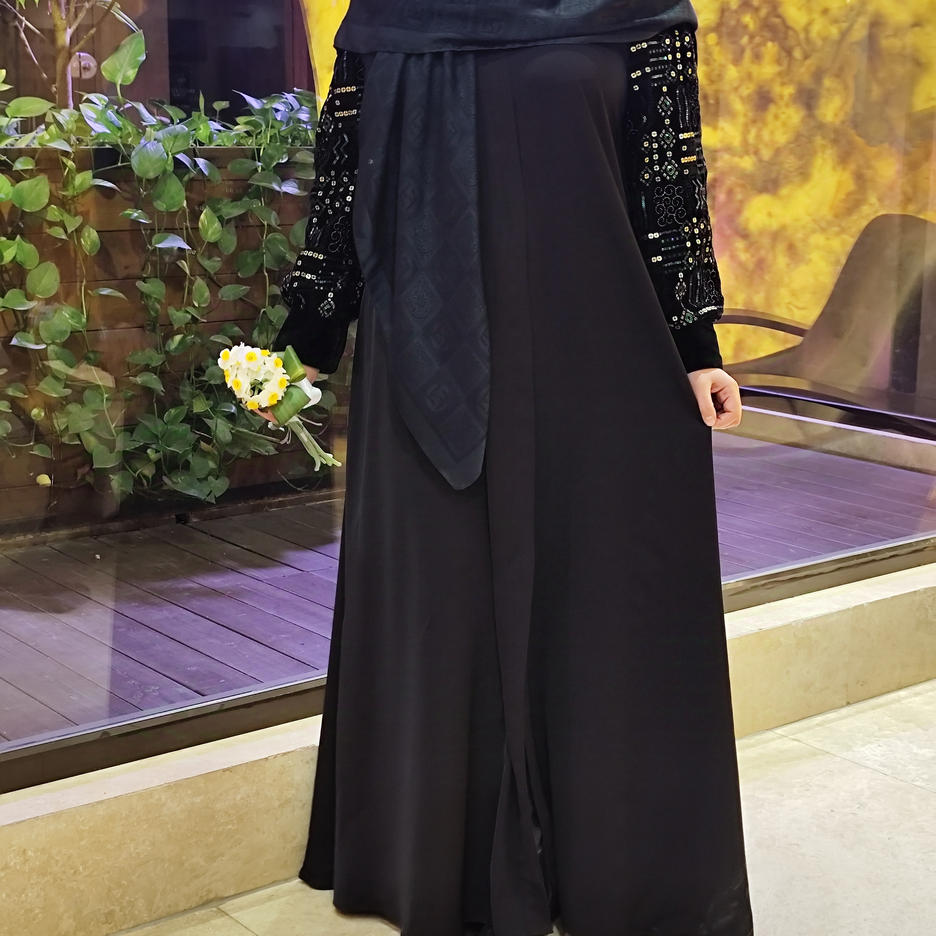 عبا،پیراهن و پوشاک زنانه 