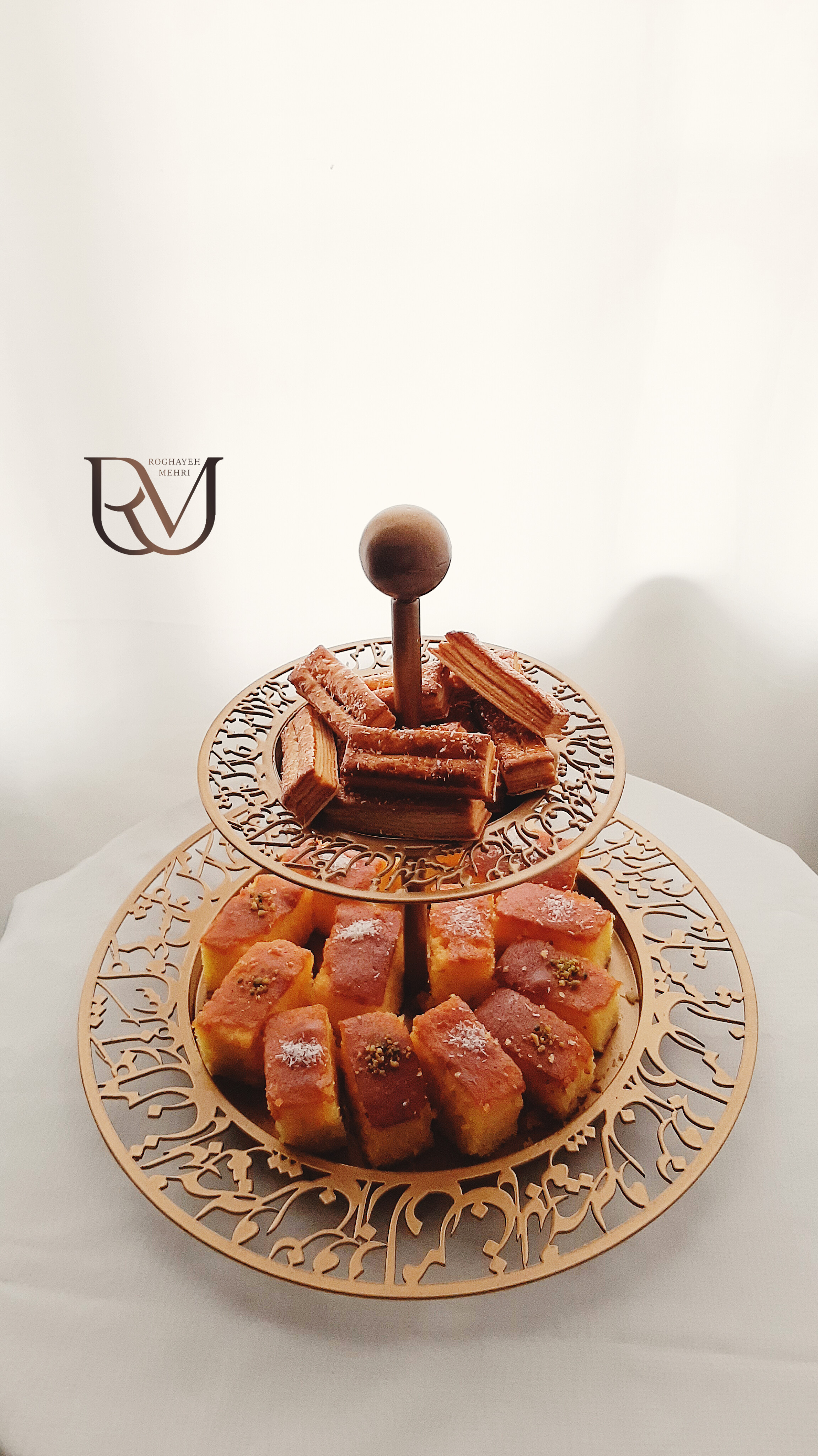 ظرف پذیرایی دو طبقه