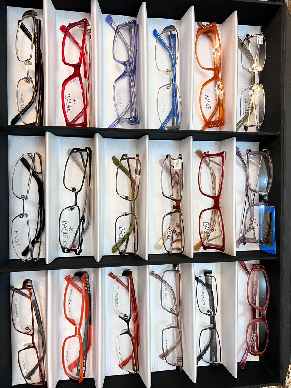 فروش عینک های طبی و مطالعه اورجینال