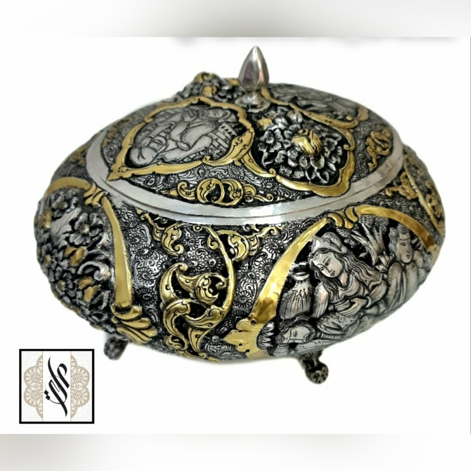 أواني النقش على الفضة