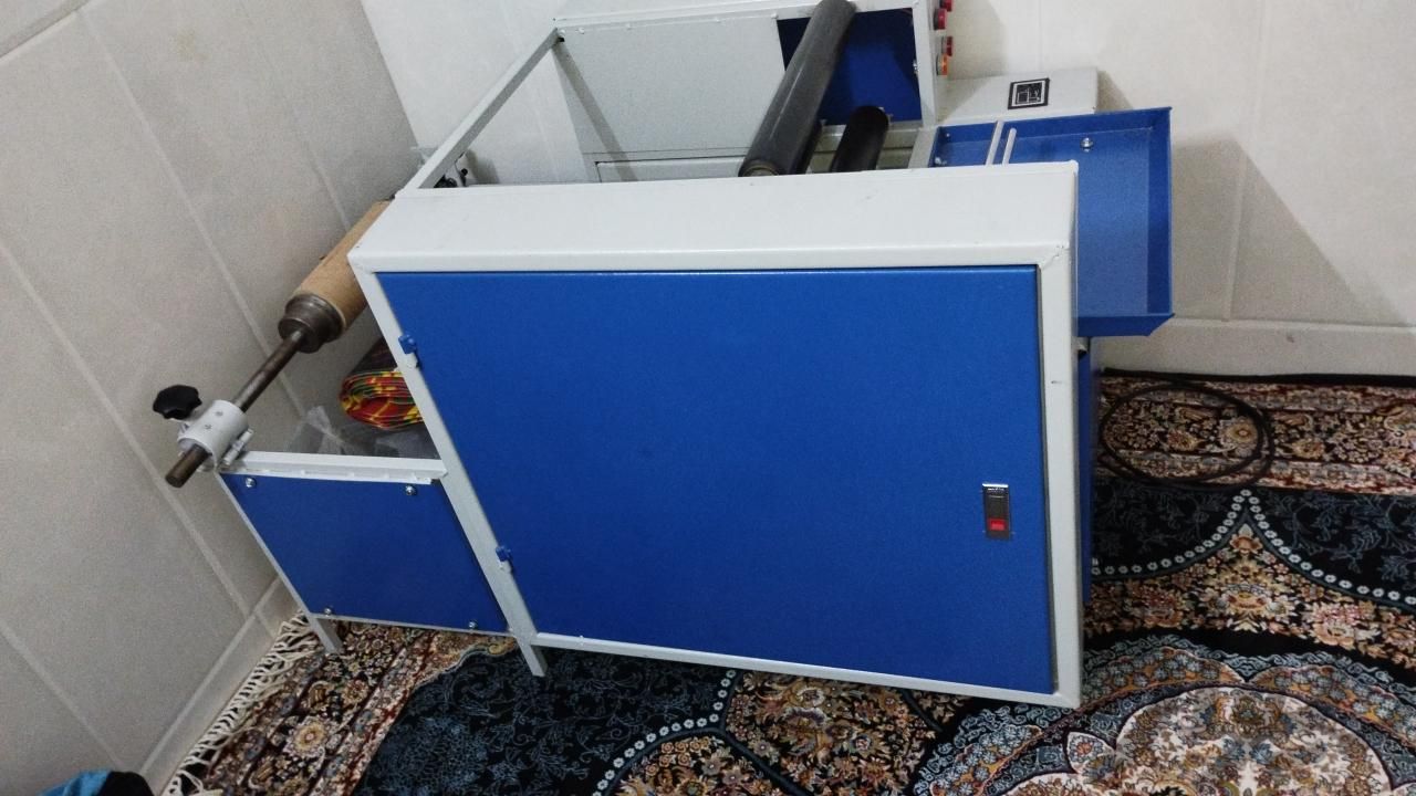 دستگاه تولید سفره یکبارمصرف 