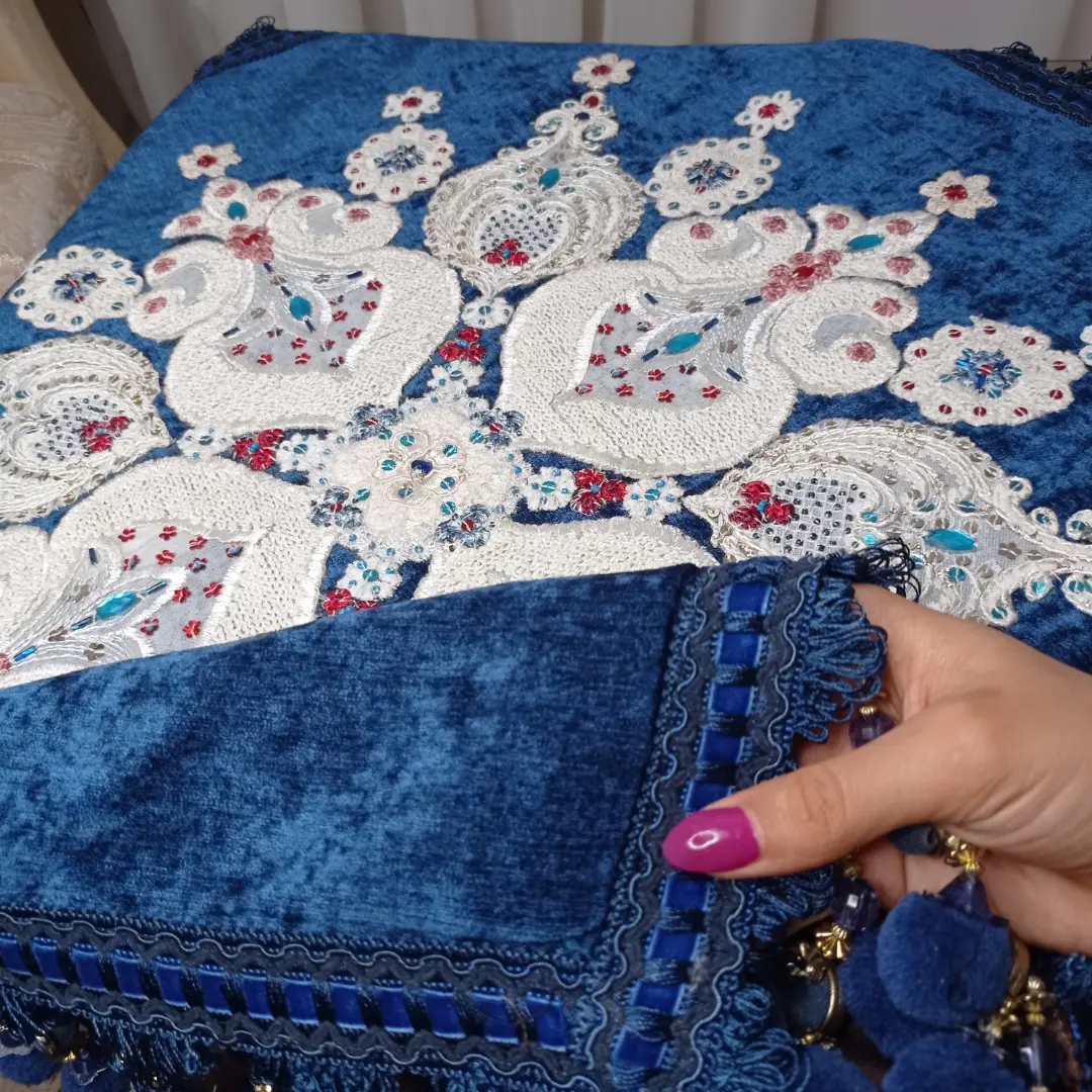 رومیزی دستدوز تک نسخه