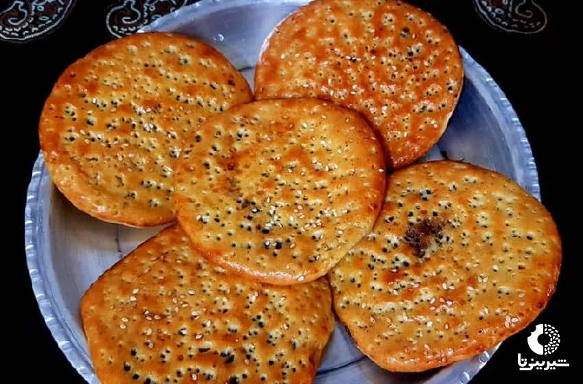 کلوچه دزفولی خانگی خرمایی و شکری