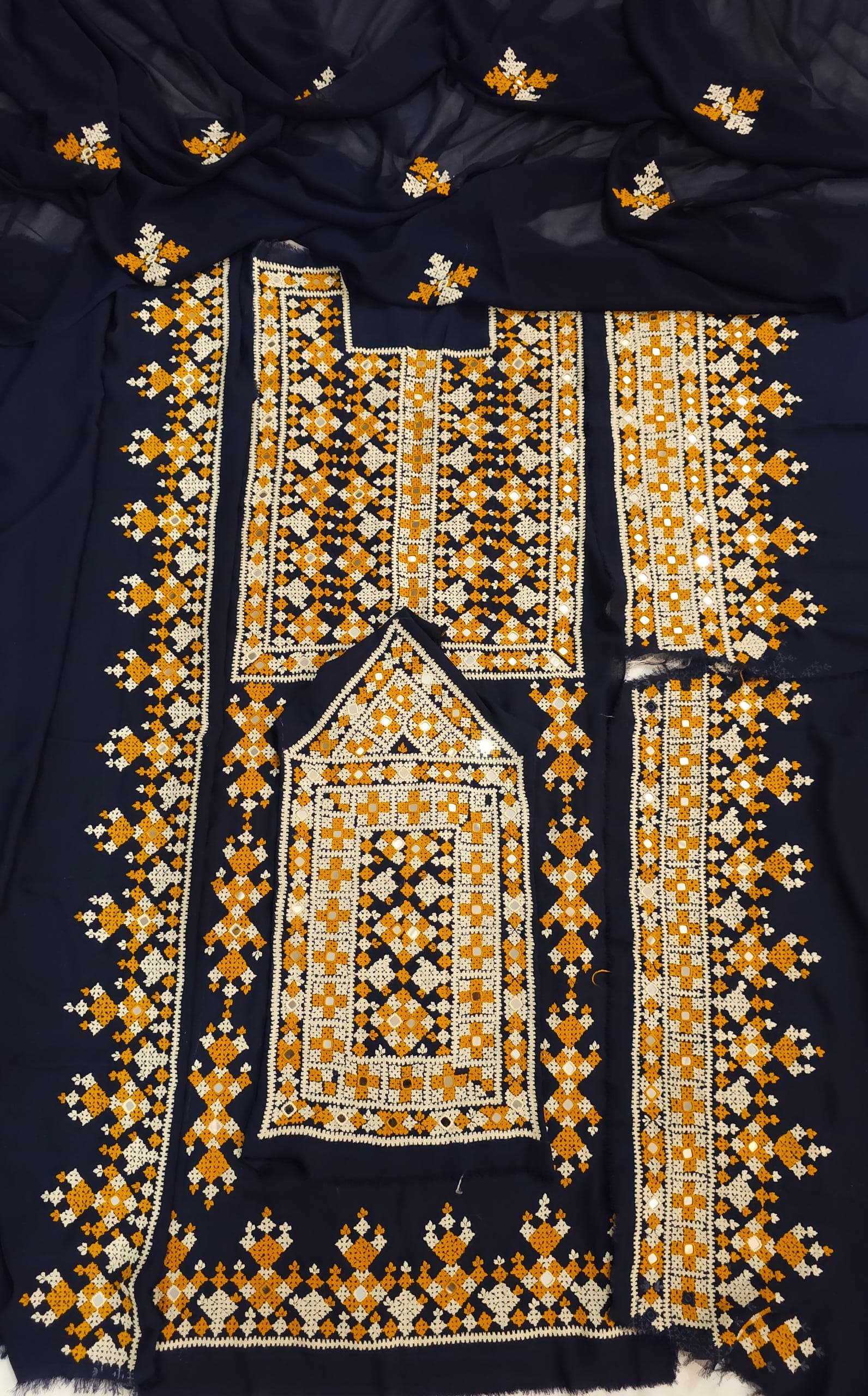 لباس دست دوز بلوچی