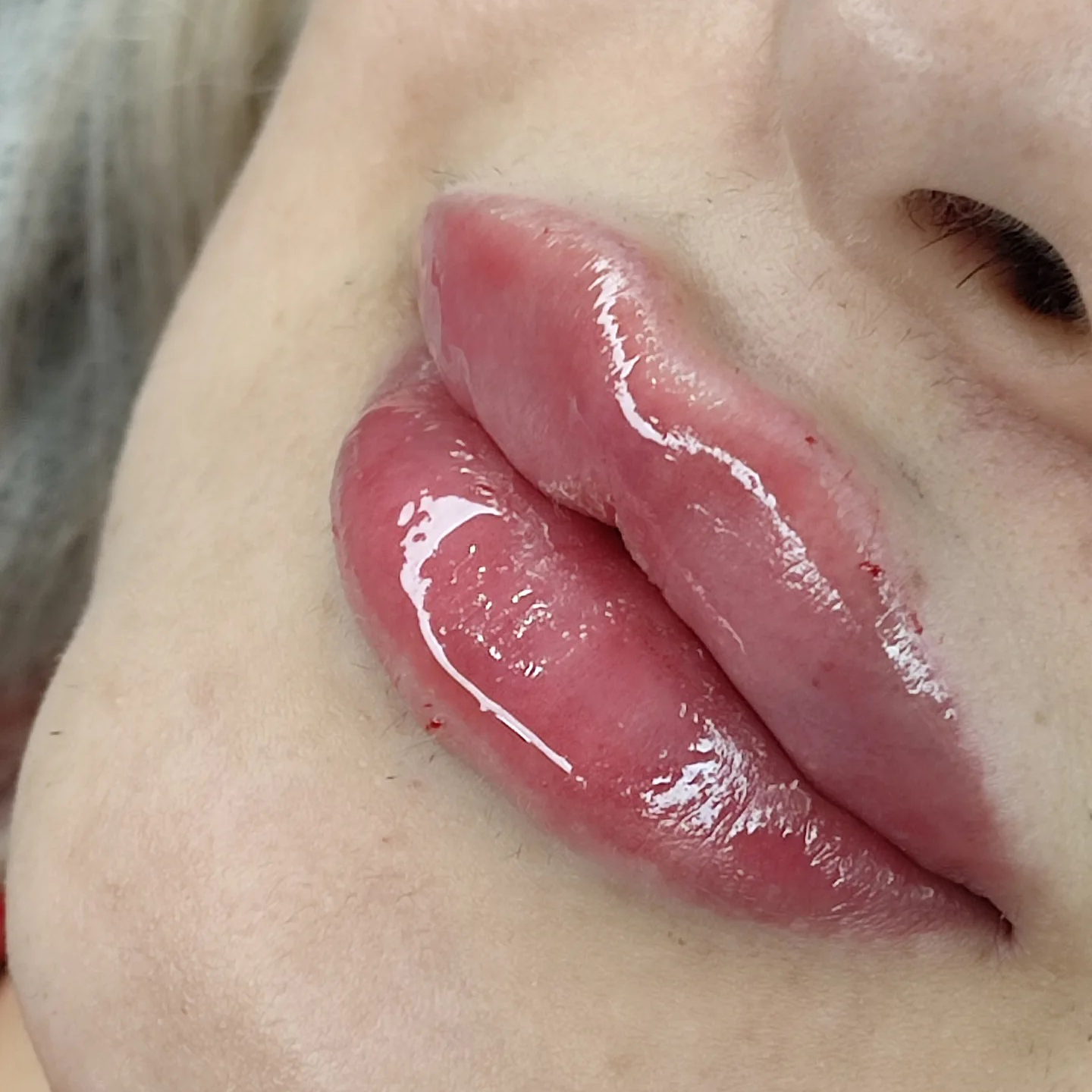 خدمات زیبایی رویال مشهد