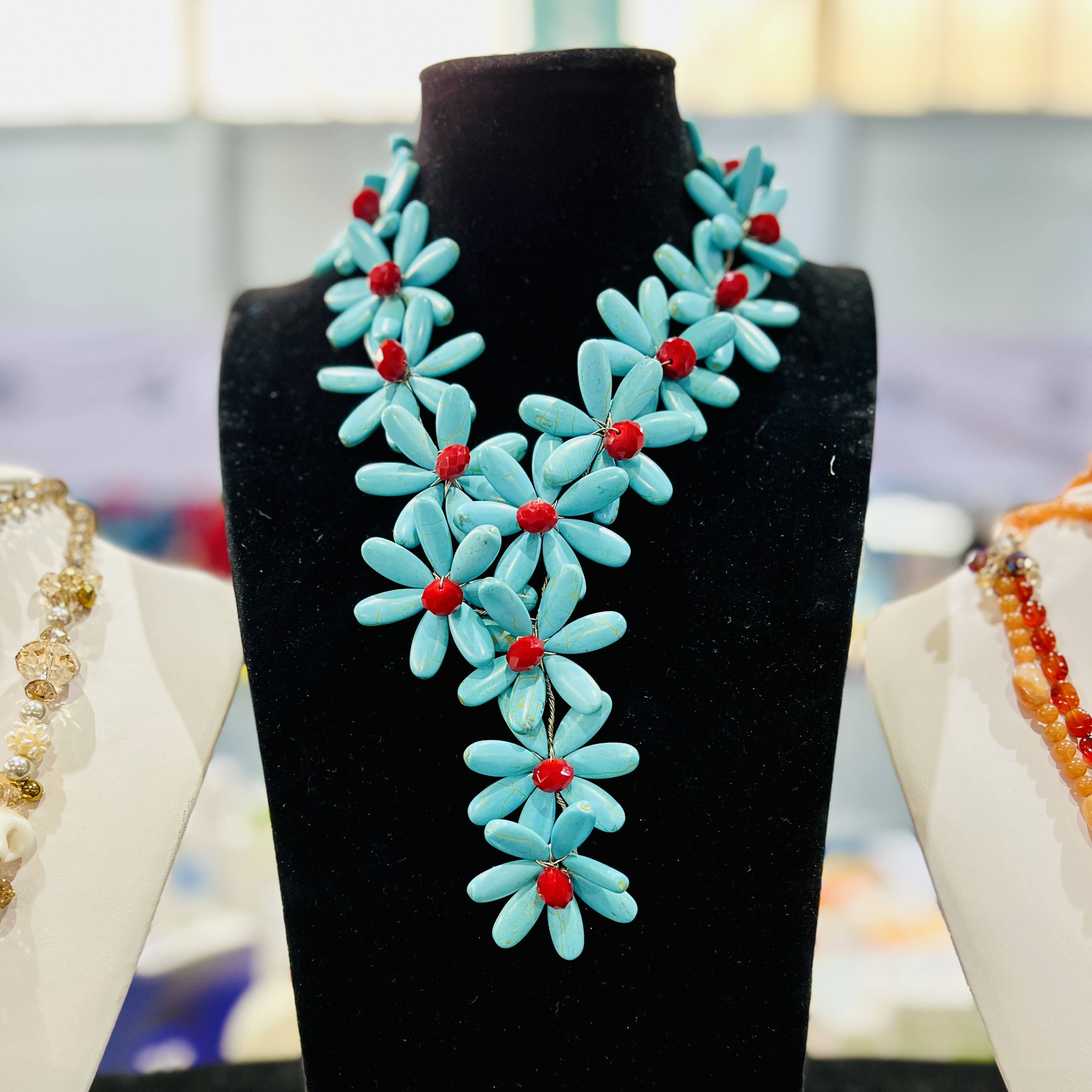 زیورآلات سنگ های قیمتی و نیمه قیمتی