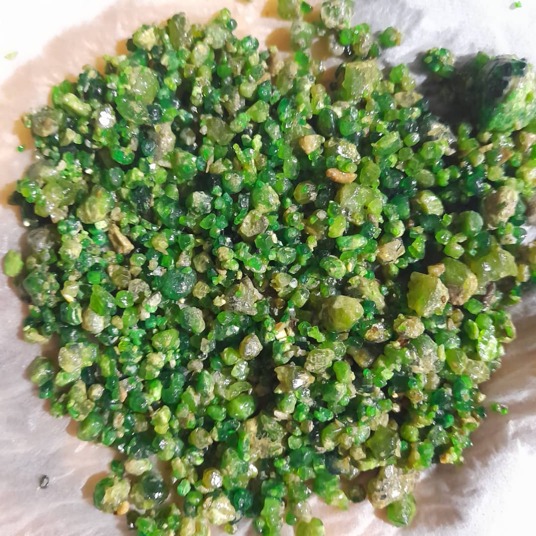 العقيق الأخضر والنيزك 