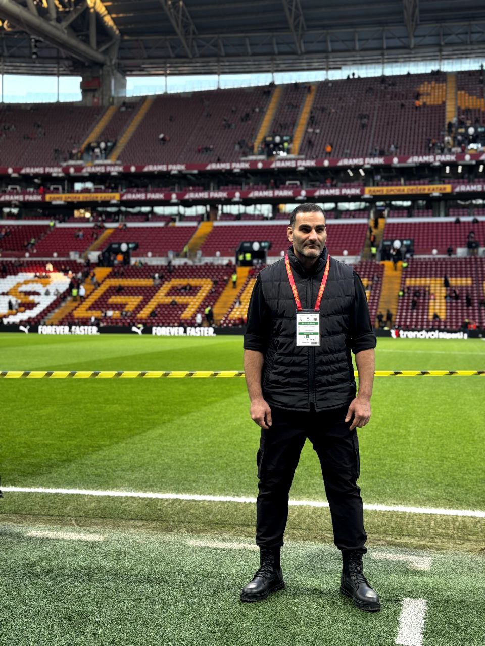 درخواست همکاری به عنوان بادیگارد