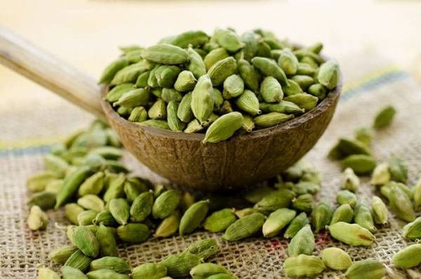 زعفران سرگل درجه یک ،زرشک تازه،هل سبز
