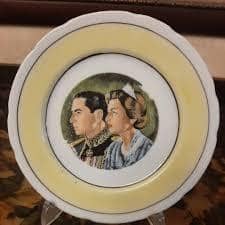 بشقاب چینی دیوار کوب شاه وثریا