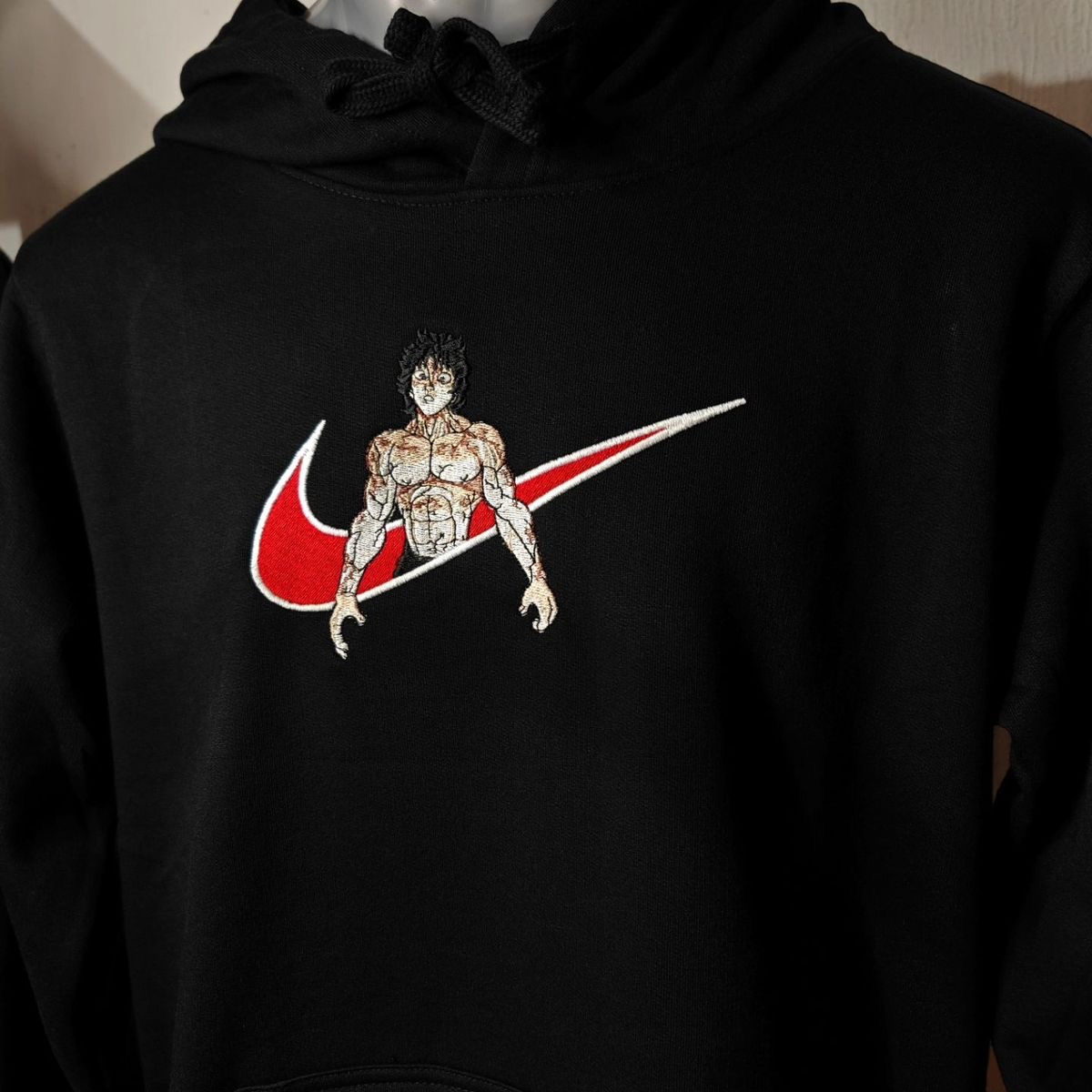 تیشرت گلدوزی شده 