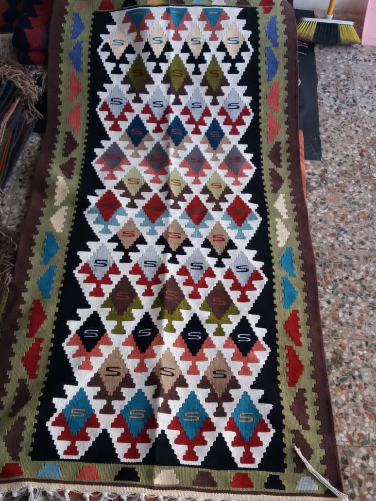 گليم و پرده سنتي 