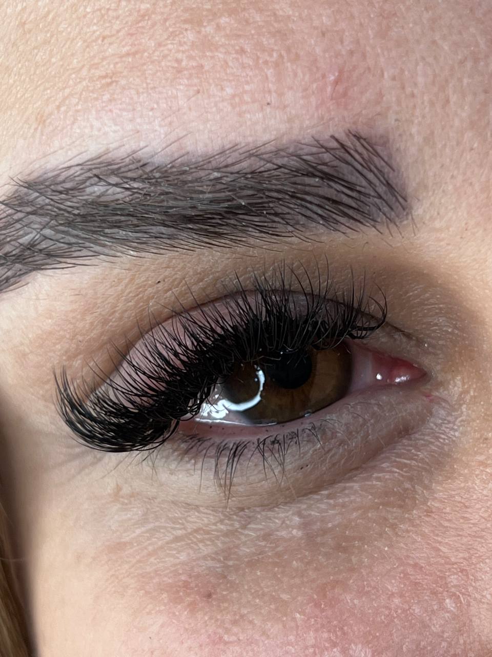 جویای کار مژه و ابرو
