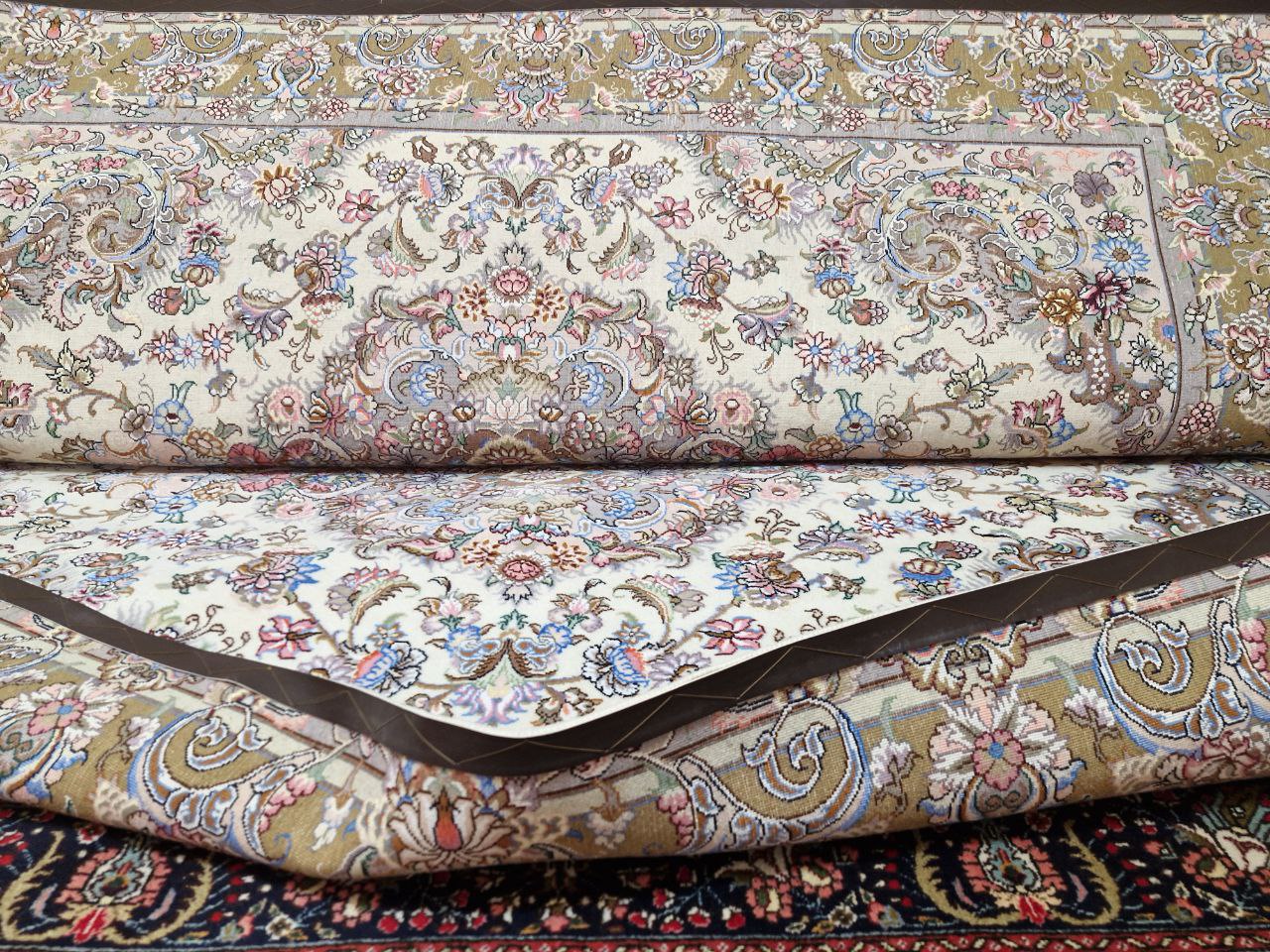 فروش انواع فرش دستباف وابریشم