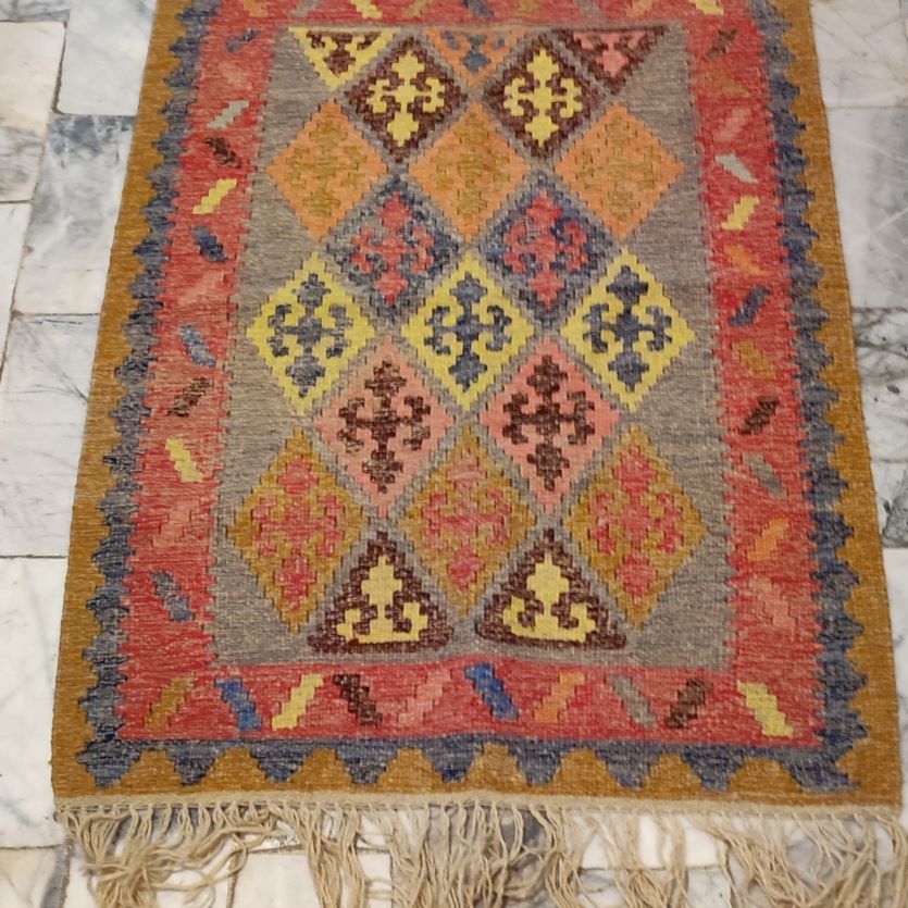 گلیم دستباف ایرانی 