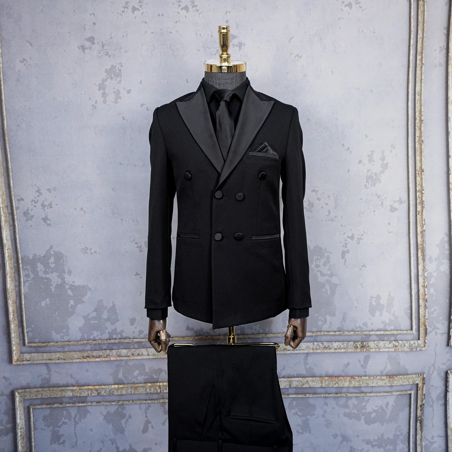 فروش انواع کت و شلوار با قیمت مناسب