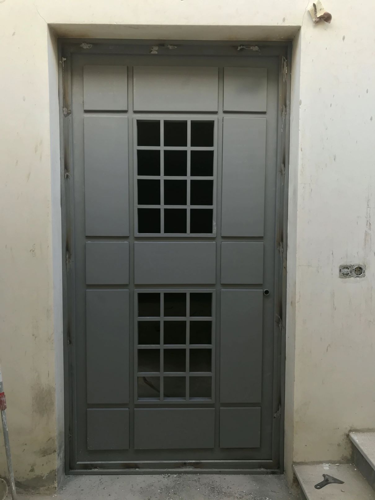 درب پارکینگی فلزی
