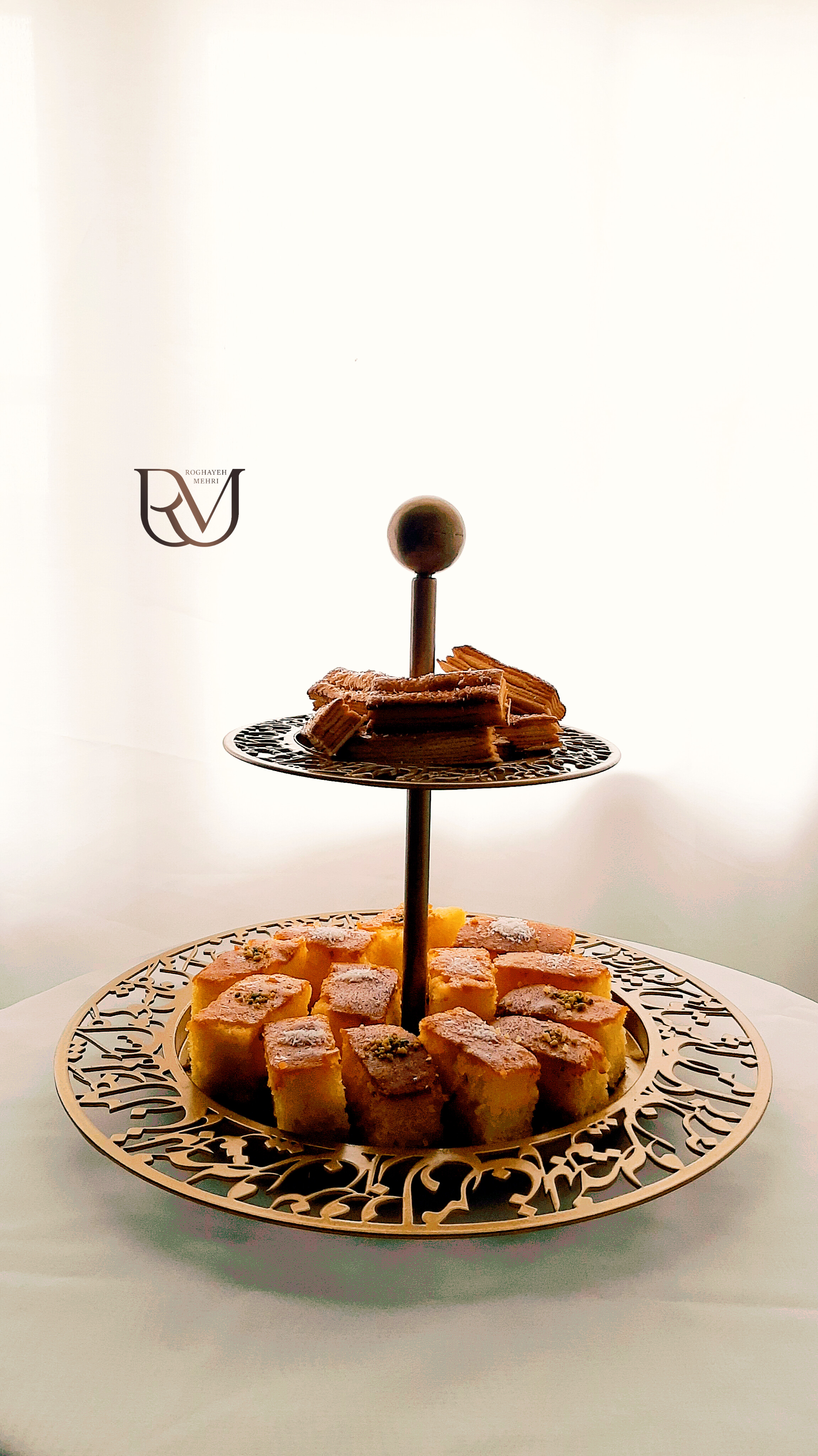 ظرف پذیرایی دو طبقه