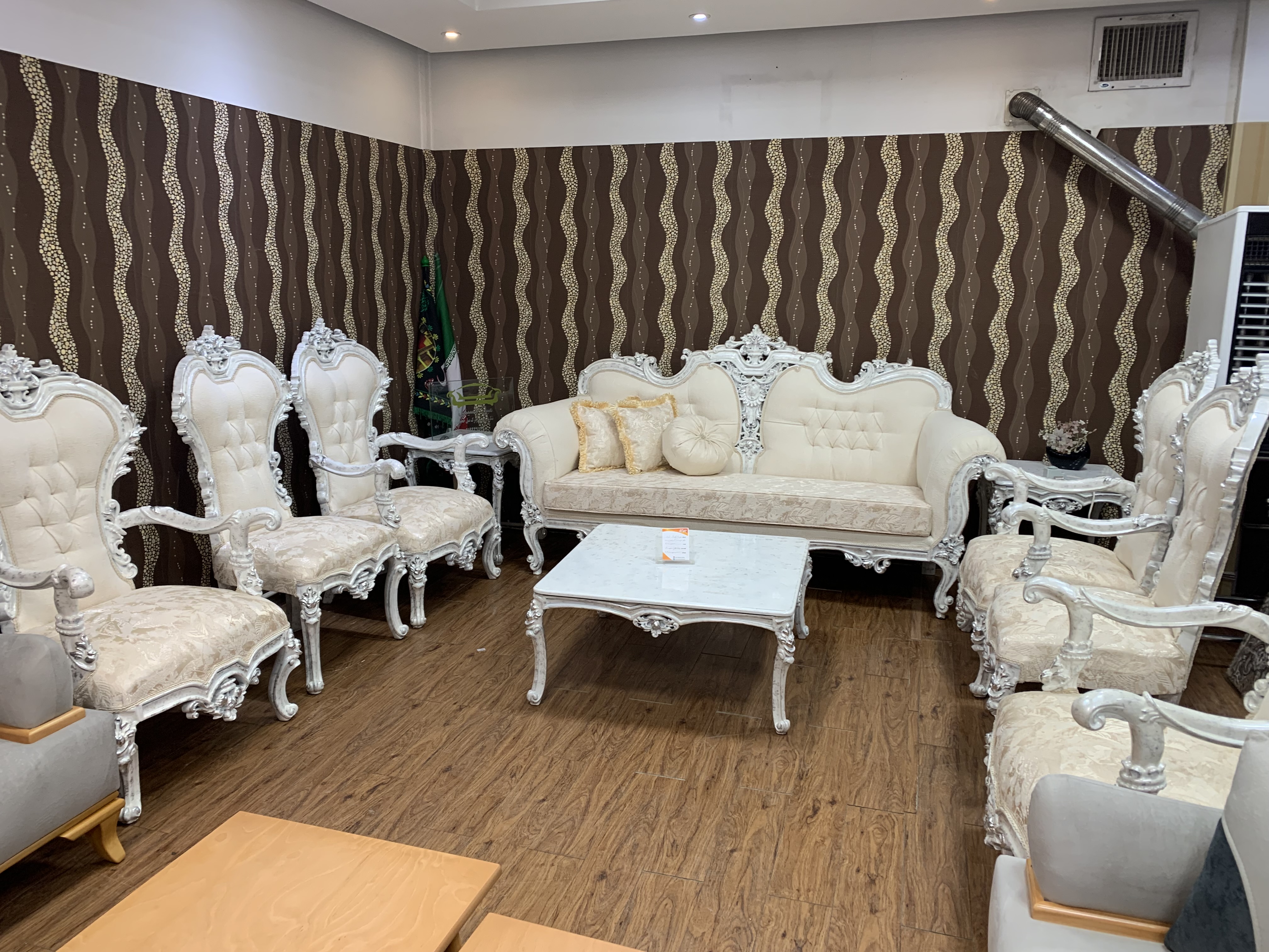 مبل کلاسیک و استیل چوب گردو